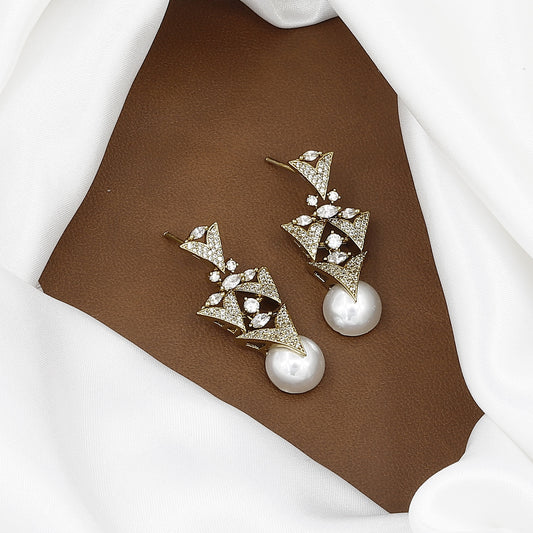 Mehndi Polished Modern Pearl & CZ Geometric Necklace