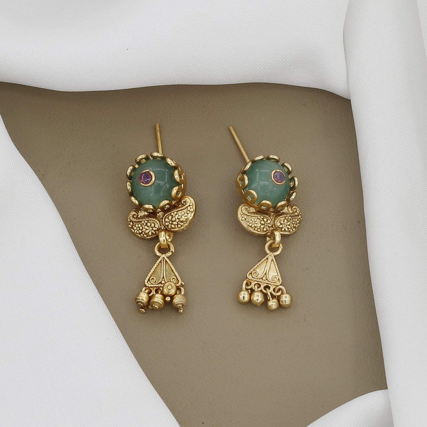 Antique Gold Finish Pearl Kundan Necklace Set