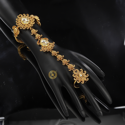 Beautiful Gold Hath Panja - Old-World Charm