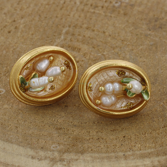 Gold Tone Circle Shape Medium Size Vintage Earrings