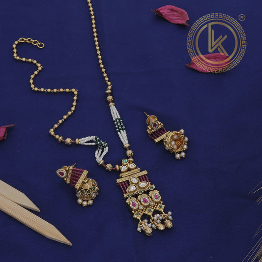 Regal Kundan Mini Pearl Pendant Set