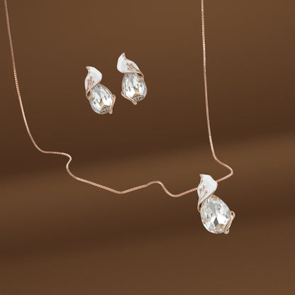 Swarovski Designer Perl White Stone Pendent Set