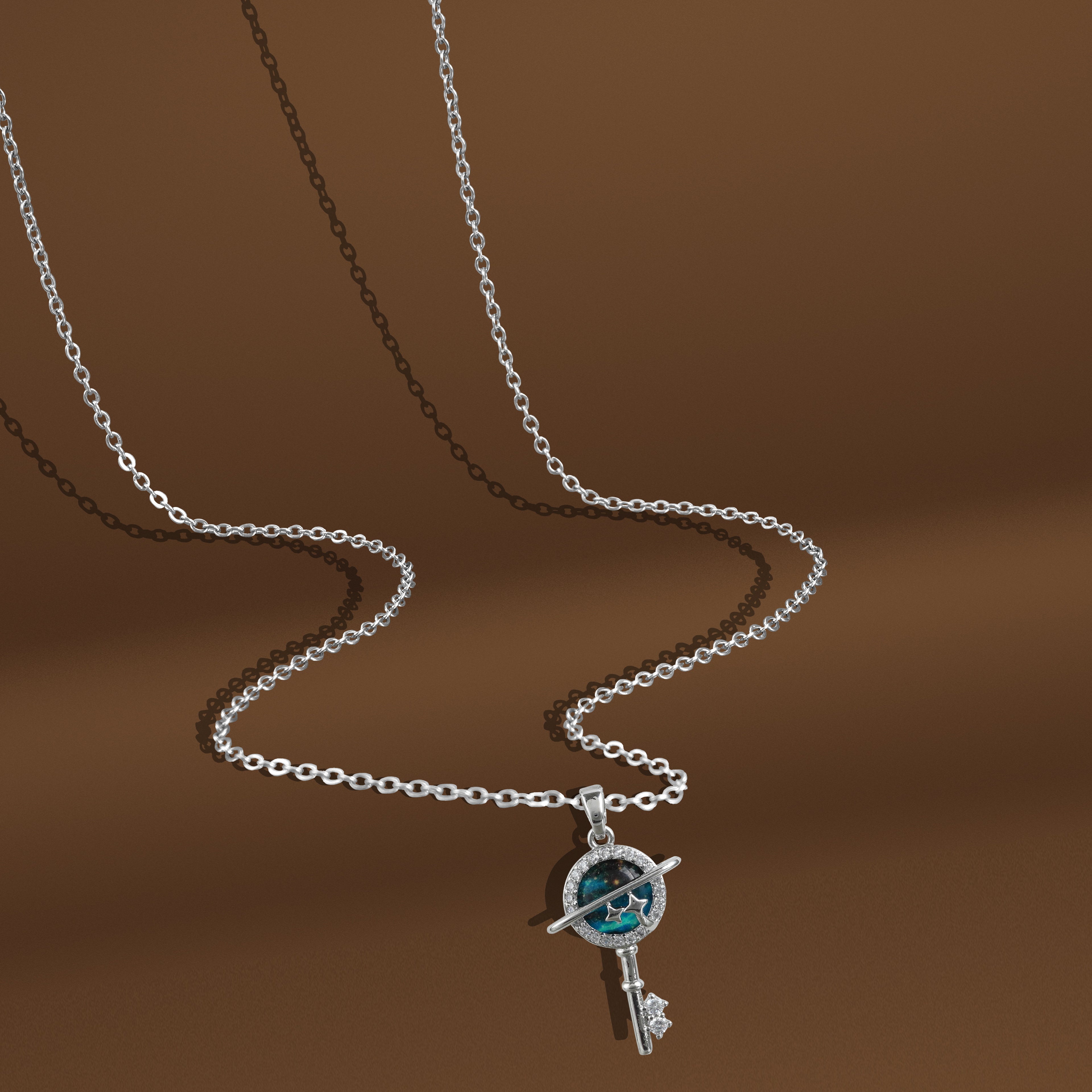 Silverpolished Key Design Western Pendent Chain