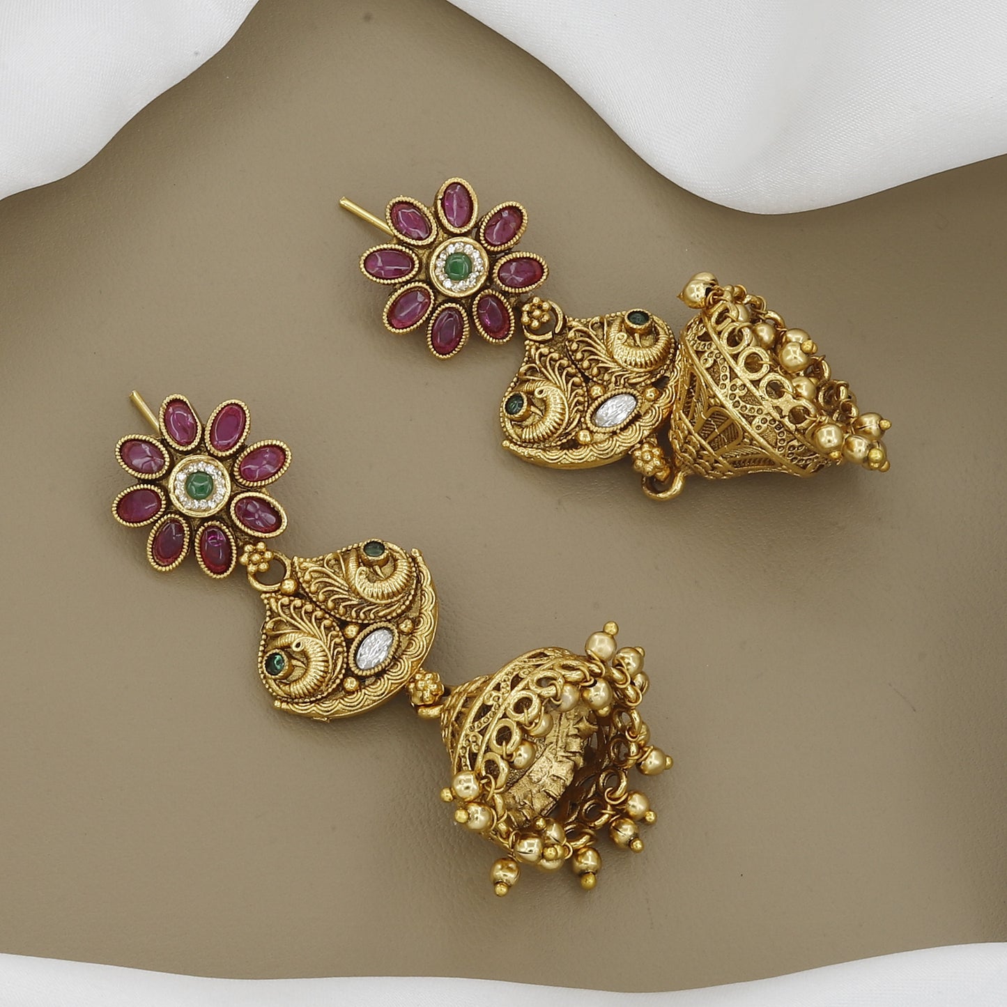 Antique Gold Toned Finish Kundan Necklace Set with Colored Beads