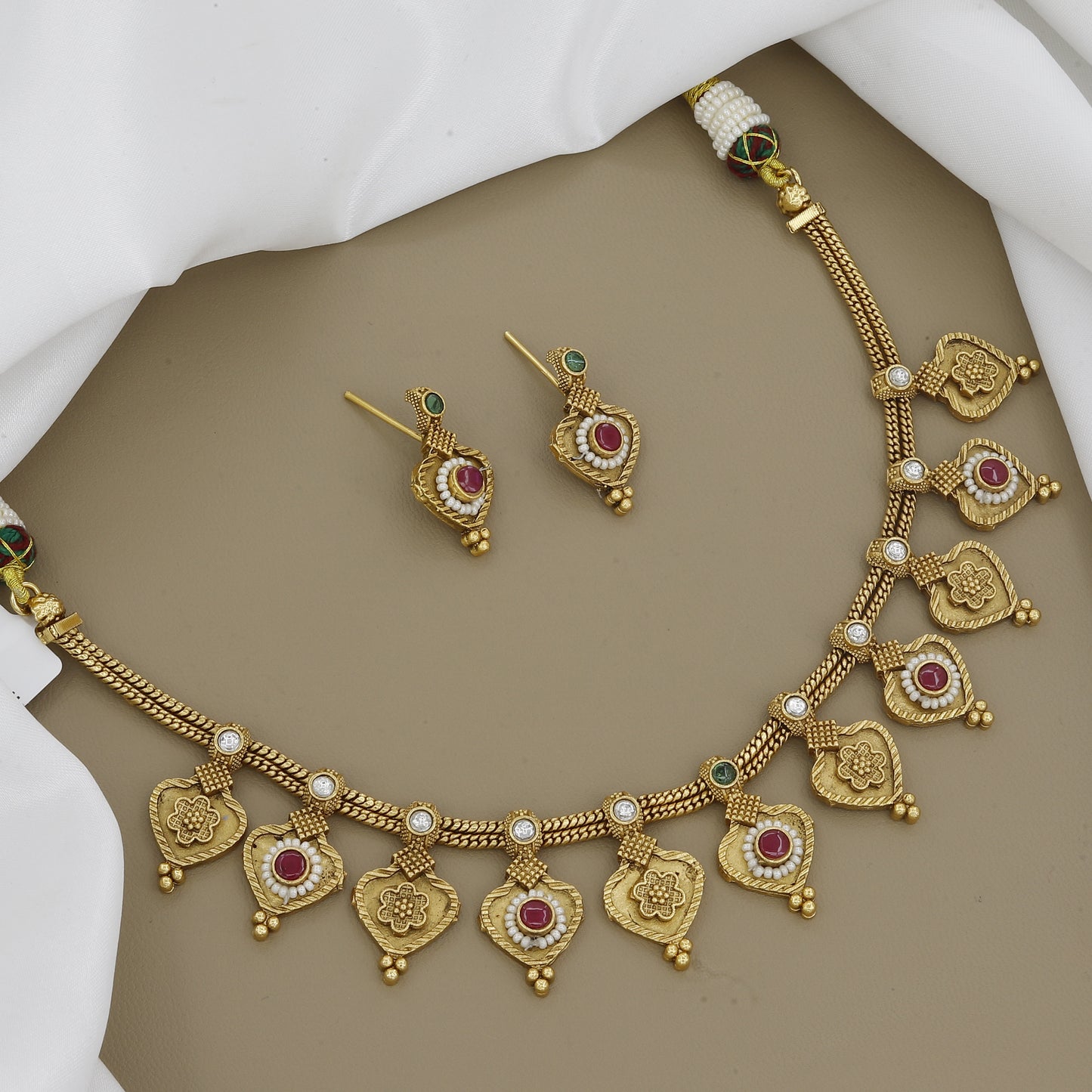 Elegant Antique Necklace Set with Heart-Shaped Motifs