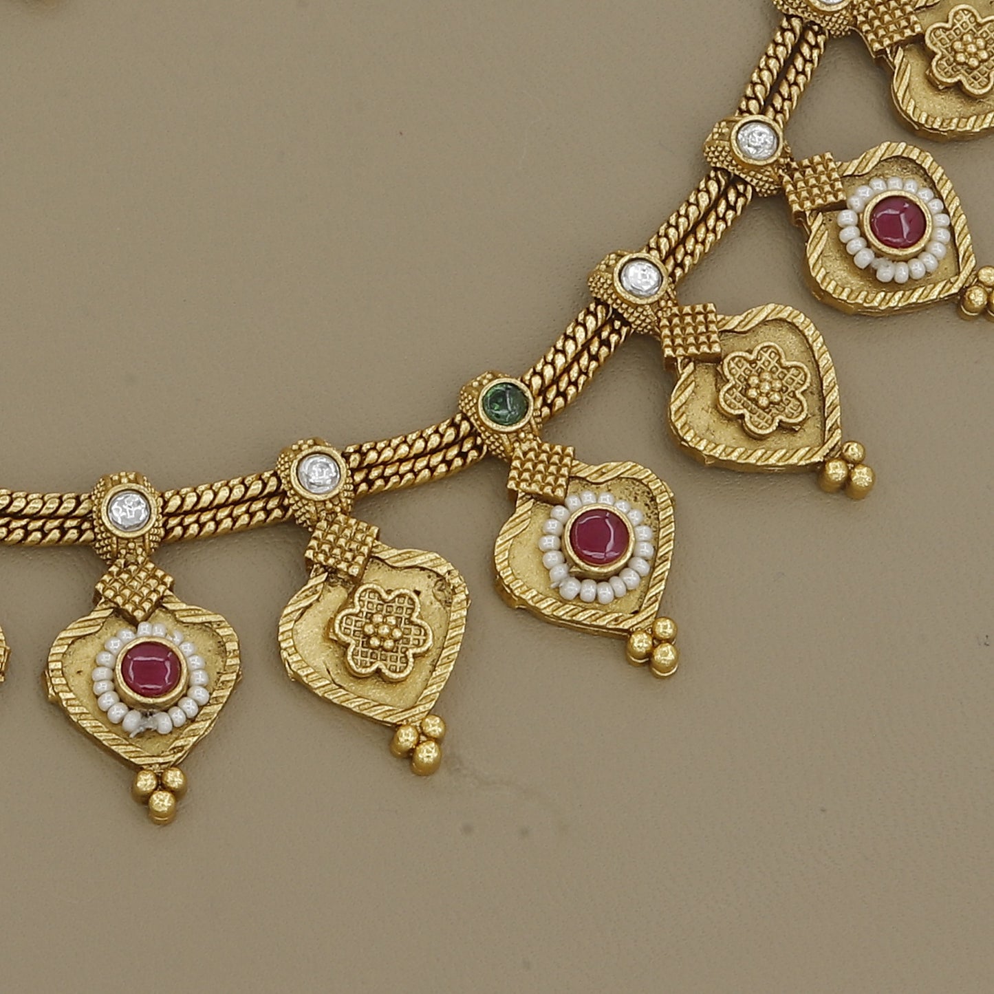 Elegant Antique Necklace Set with Heart-Shaped Motifs