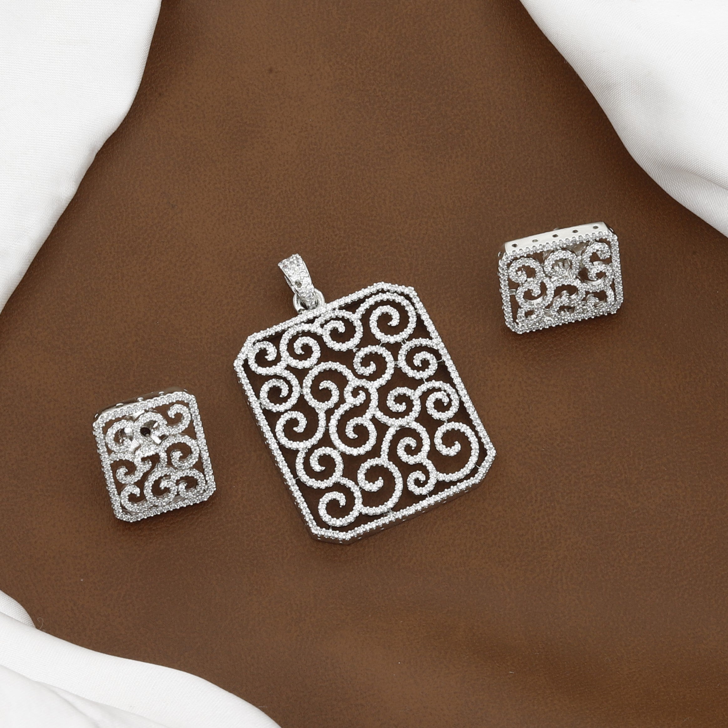 Vintage Style Silver Filigree Pendant & Earring Set With Chain