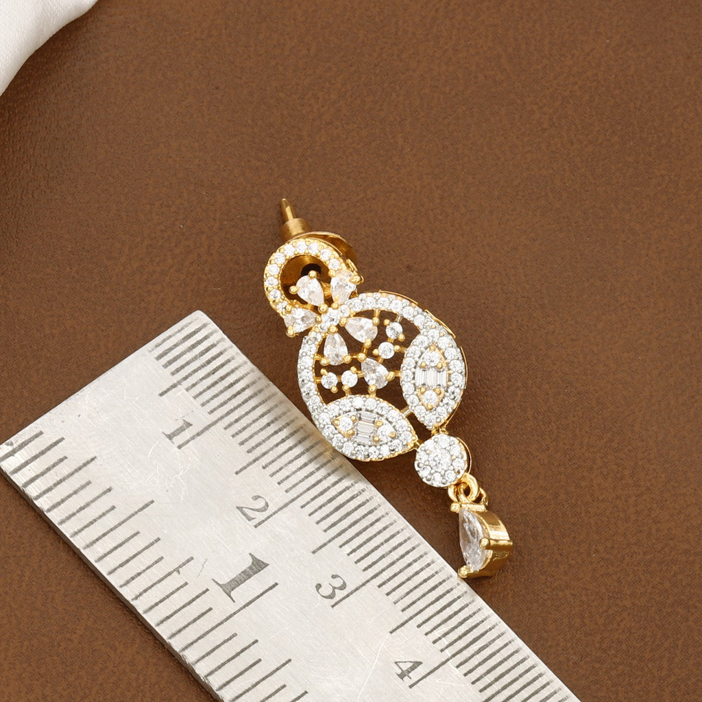 Elegant Floral Gold & Diamond Pendant Set With Chain