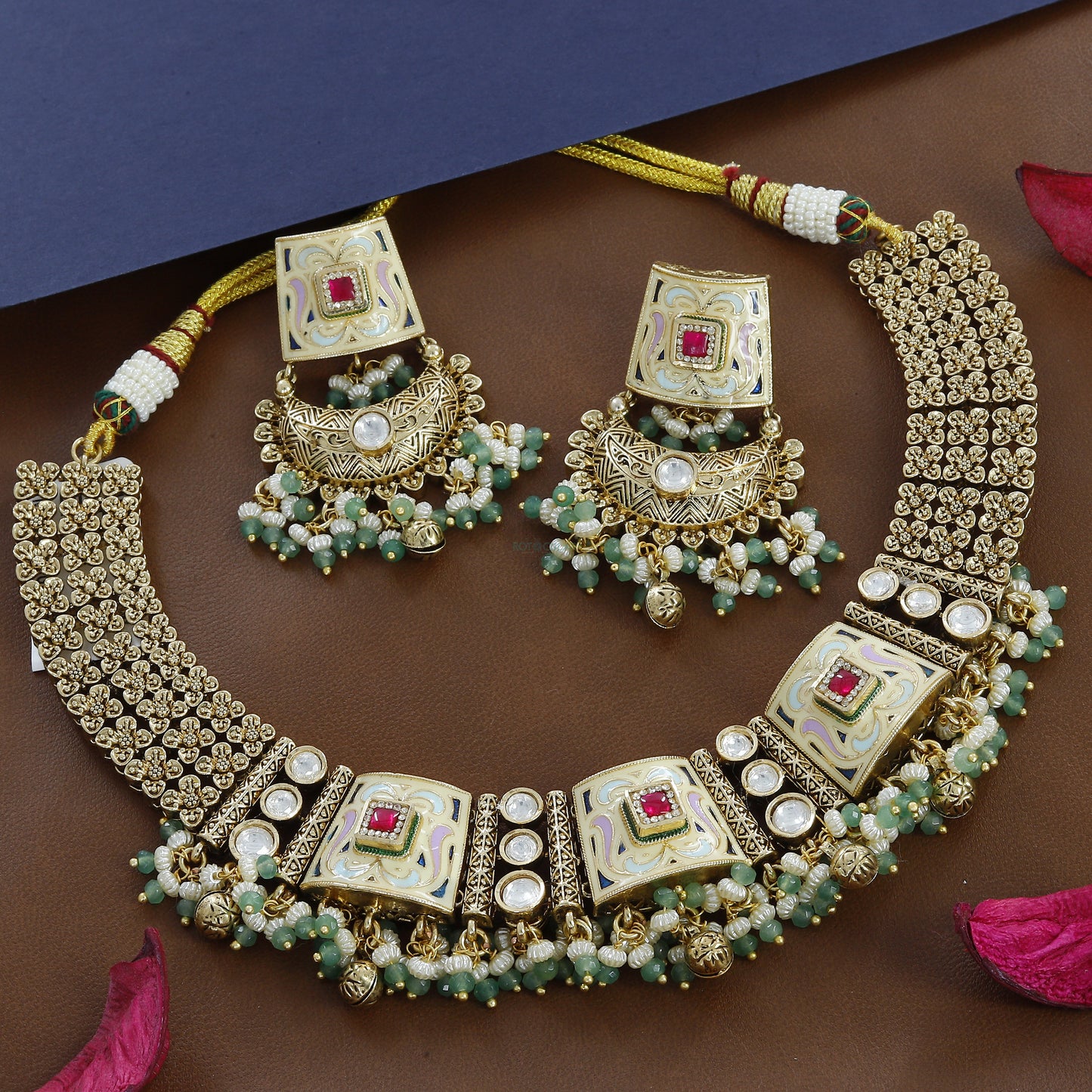 Antique Pastel Design Wedding Short Necklace With Earrings