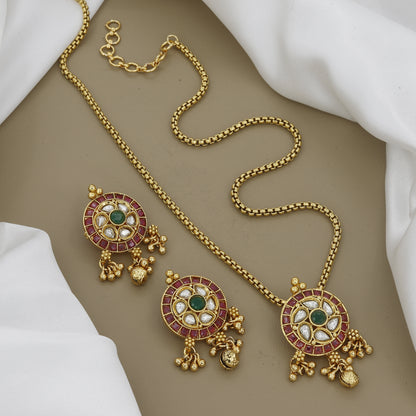 Traditional Kundan Medallion Necklace Set (Medium)