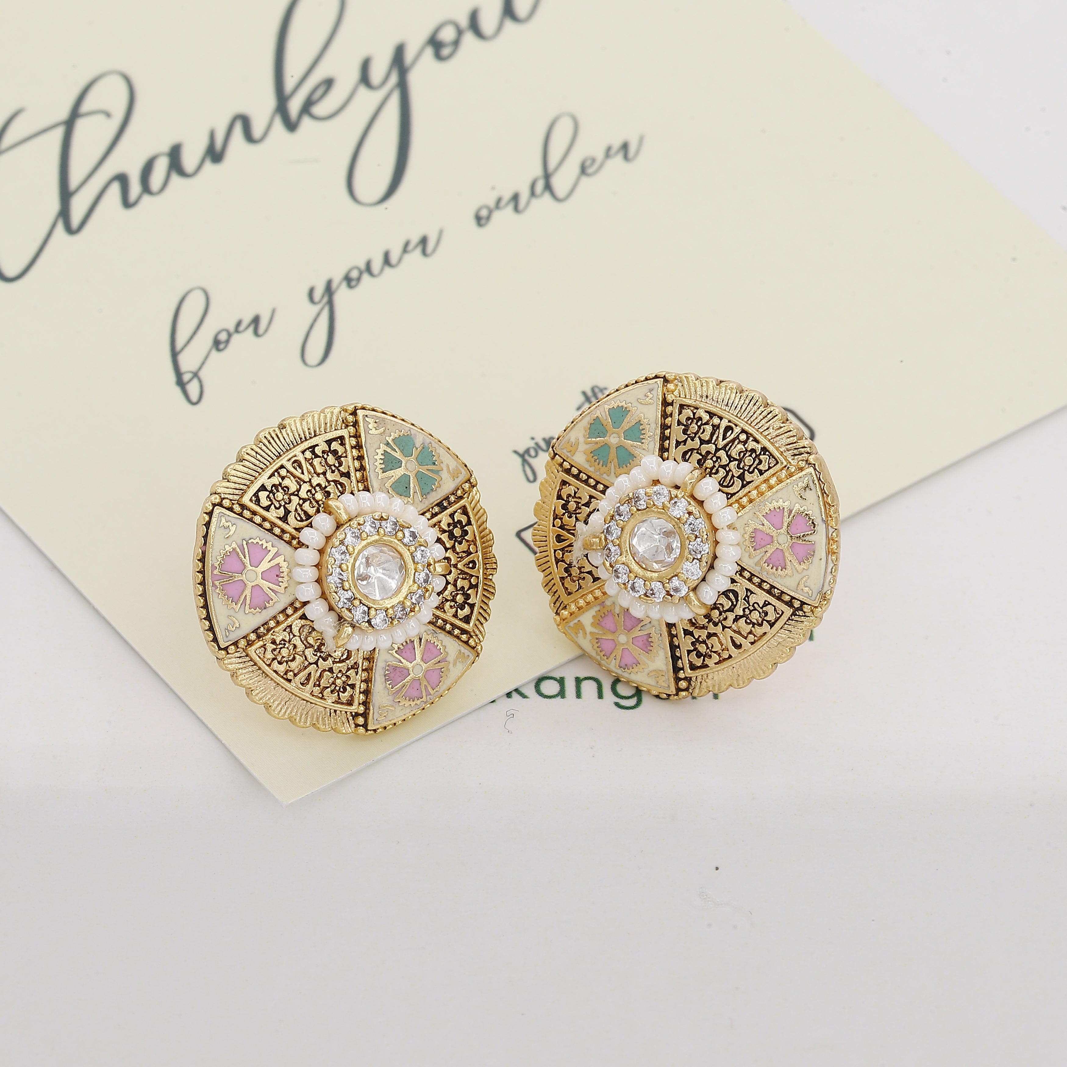 Pastel Circle Shape Antique Wedding Tops