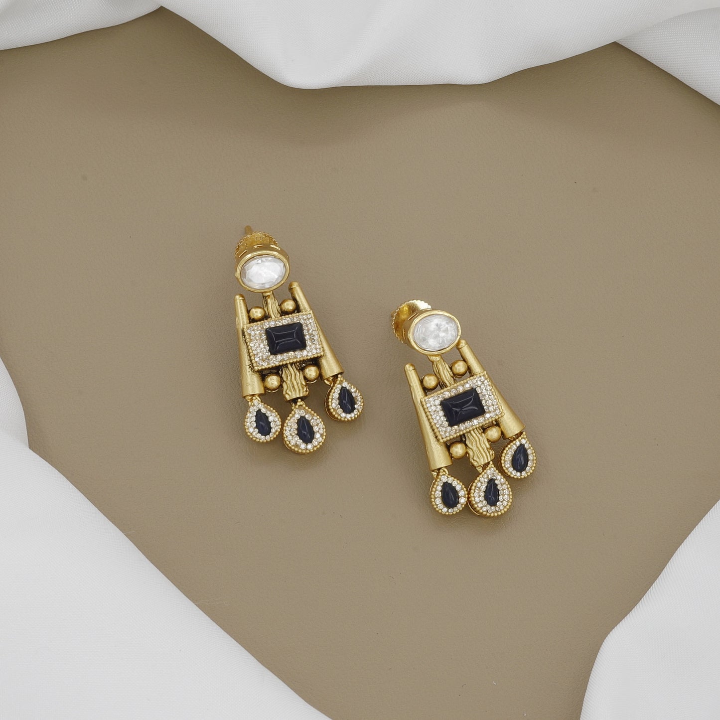 Peora Design Stylish Geometric Necklace Set