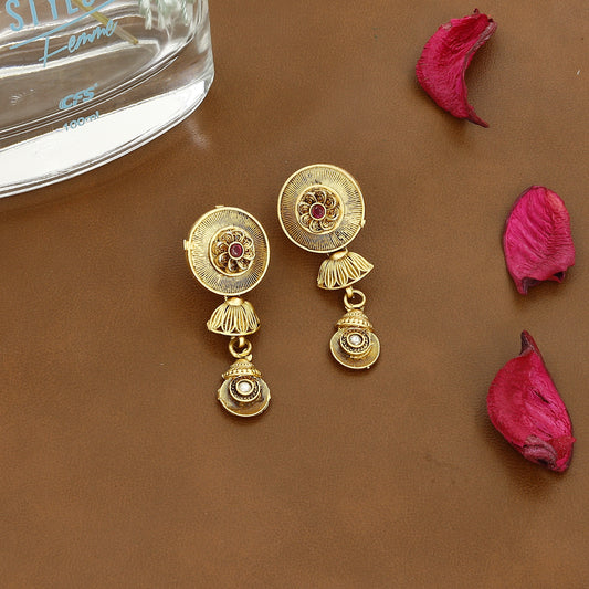 Elegant Gold Mangalsutra with Floral Pendant & Black Beads