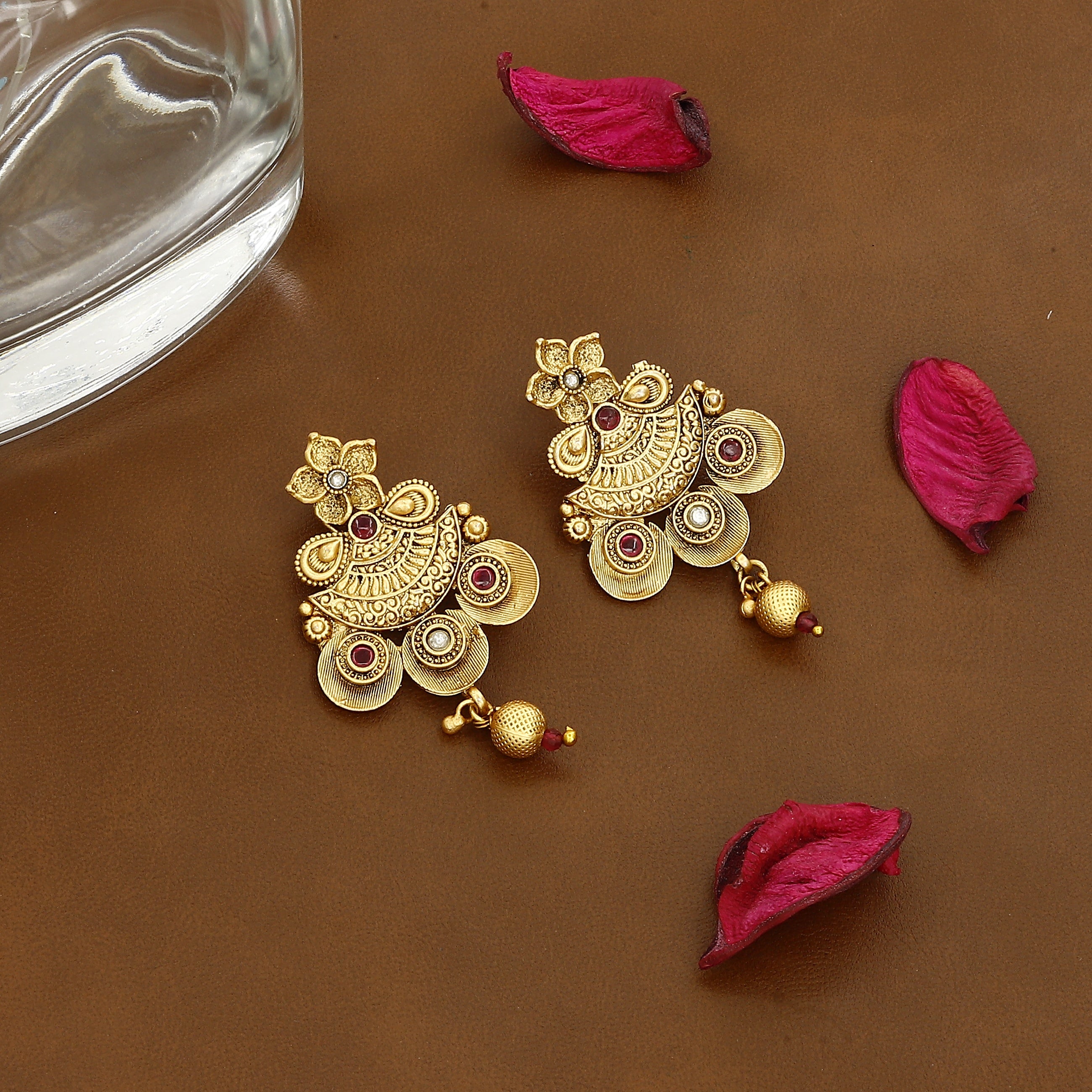 Ornate Gold Mangalsutra Set with Intricate Detailing