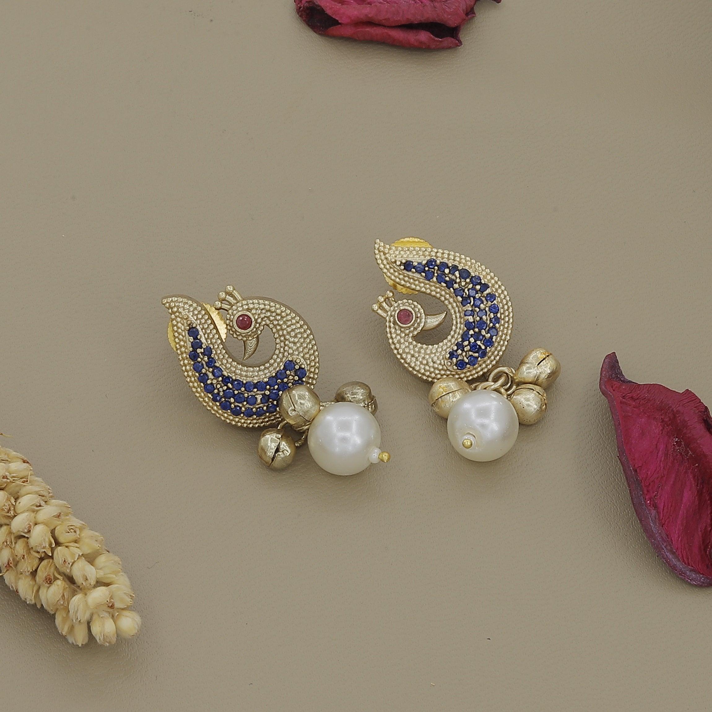 Modern Gold-Plated Collar Necklace with Colorful Enamel Details