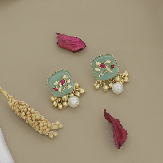 Elegant Gold Plated Hasli Choker with Kundan, Enamel