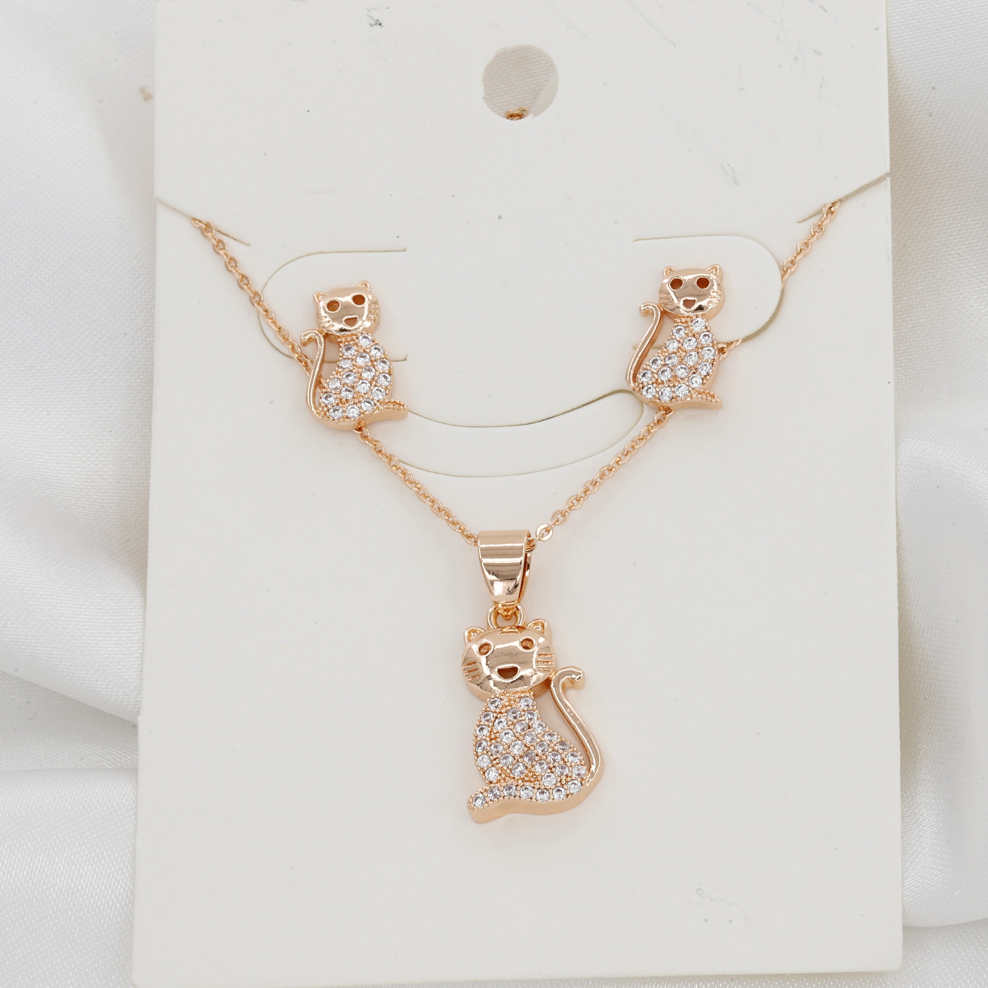 Adorable Cat Design Pendent & Earring Set