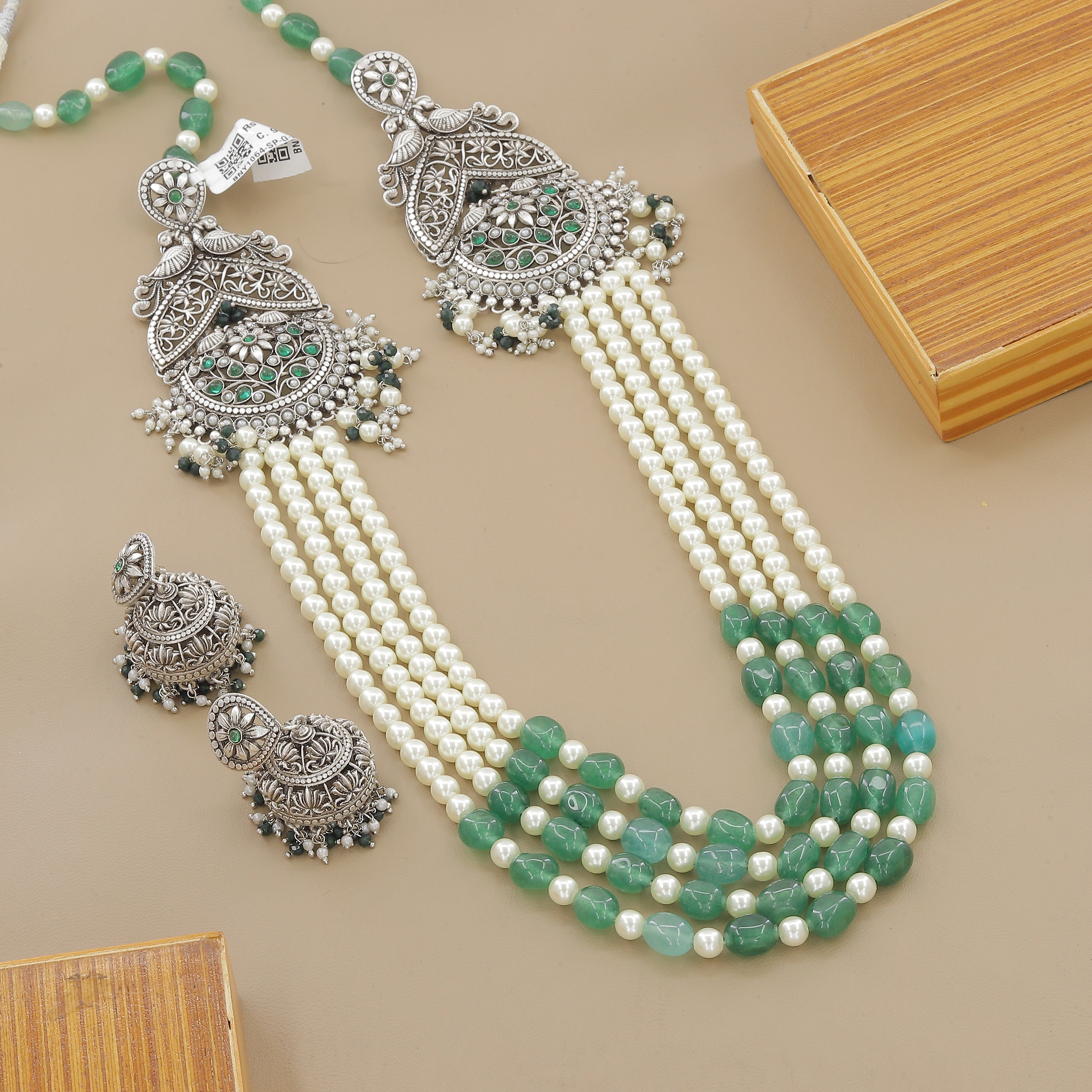 Green & White Pearl Antique Silver Plated Necklace Set