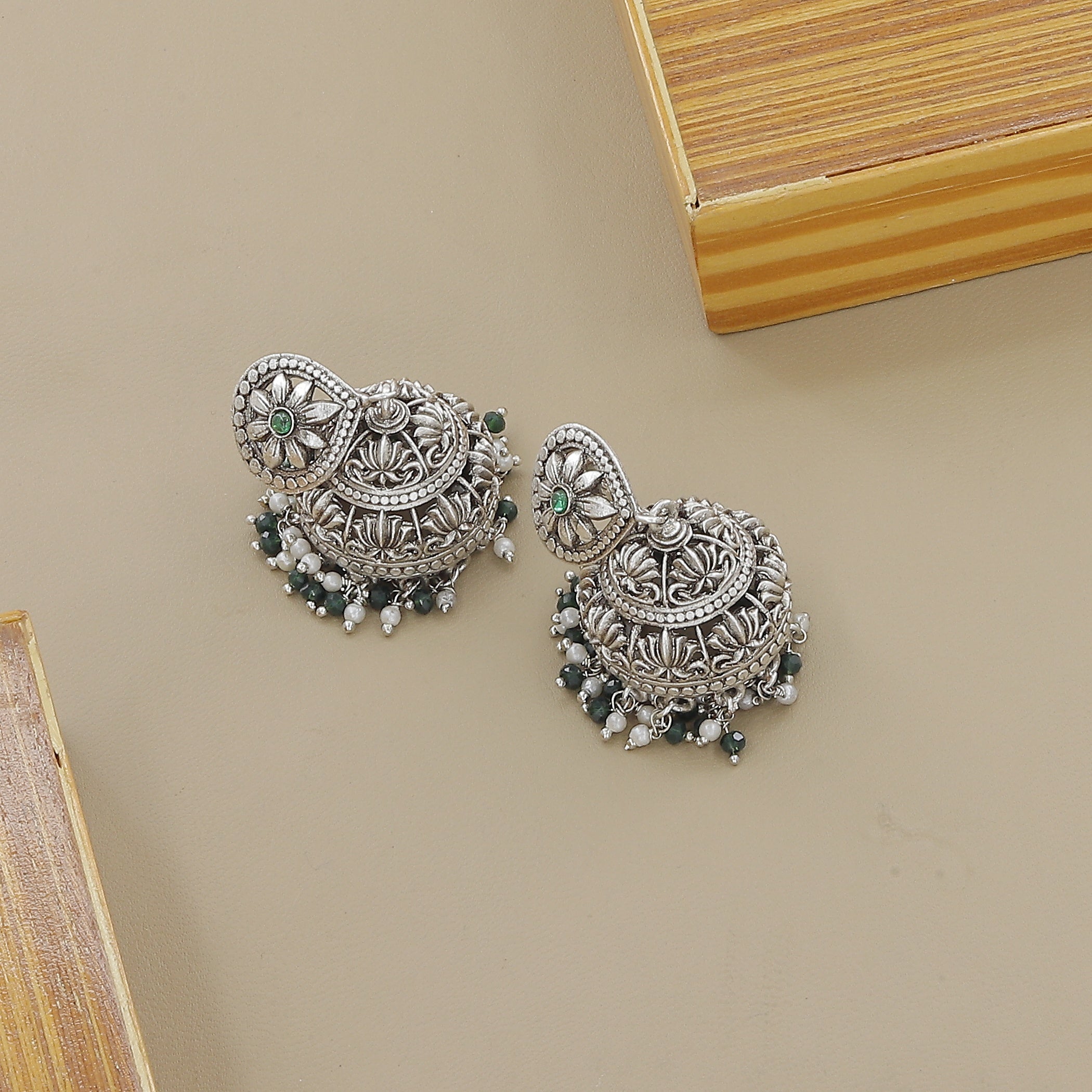 Green & White Pearl Antique Silver Plated Necklace Set