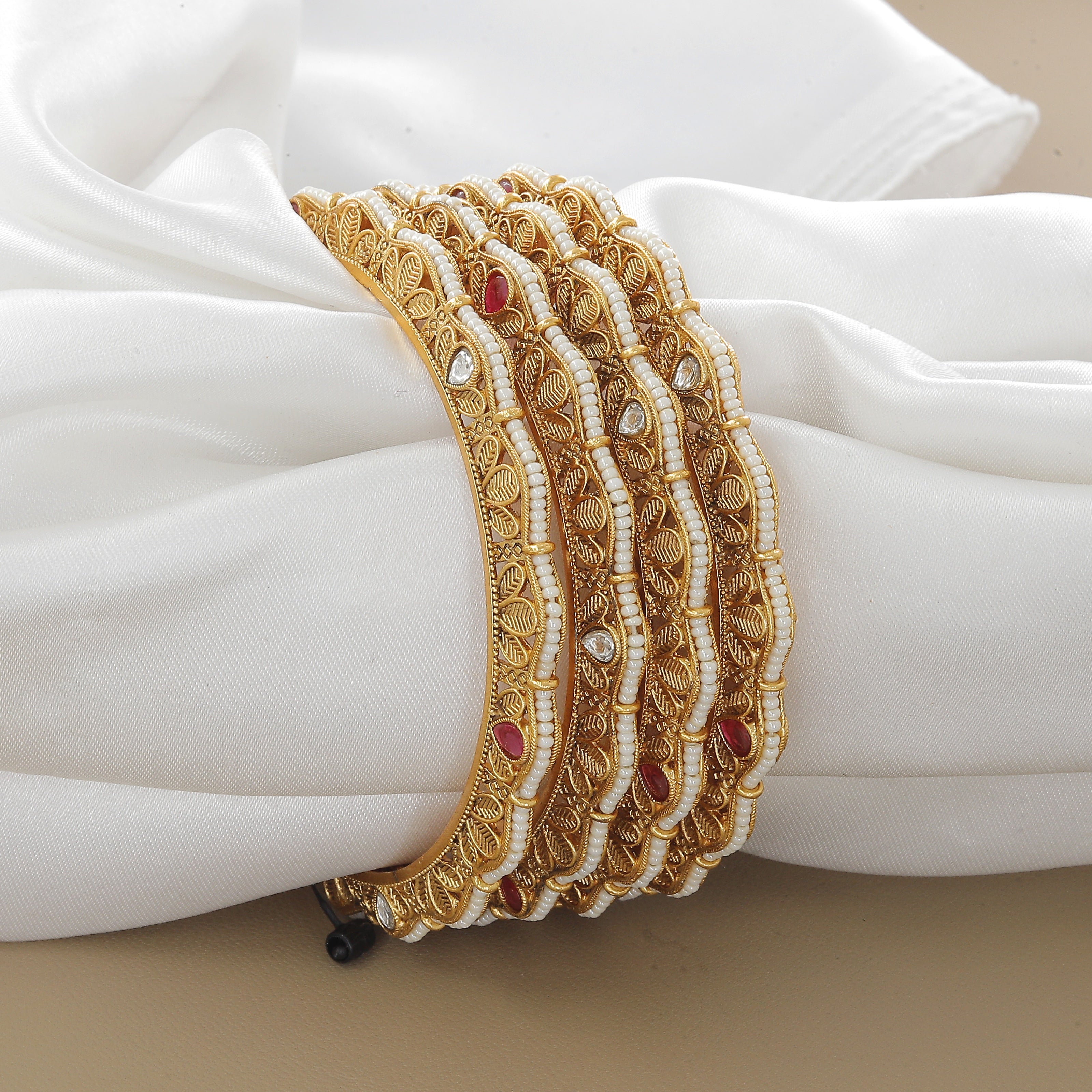 Antique Heirloom Set Of 4 Wedding Bangles