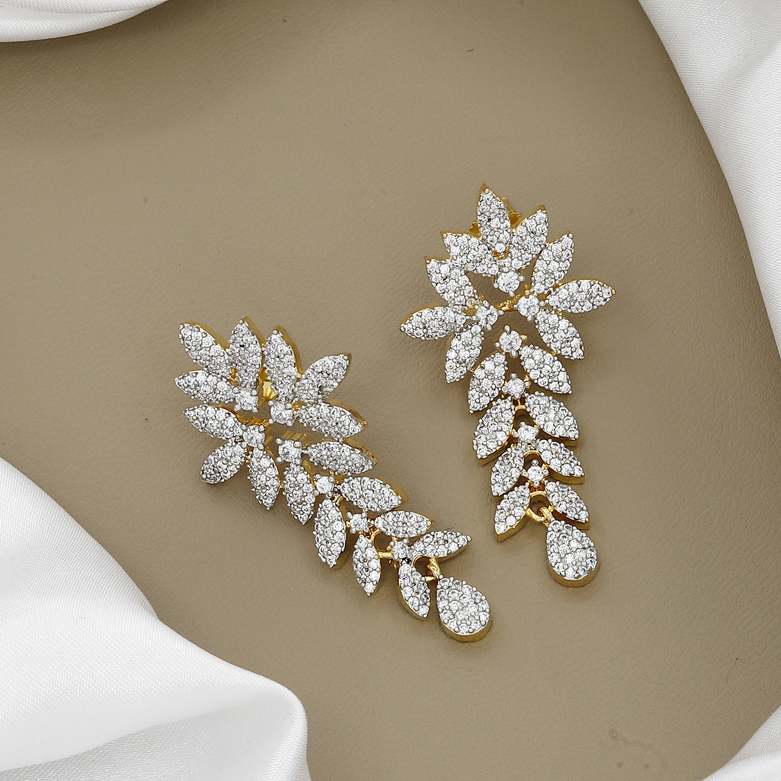 Dazzling Leaf Motif Zirconia Necklace and Earring Set