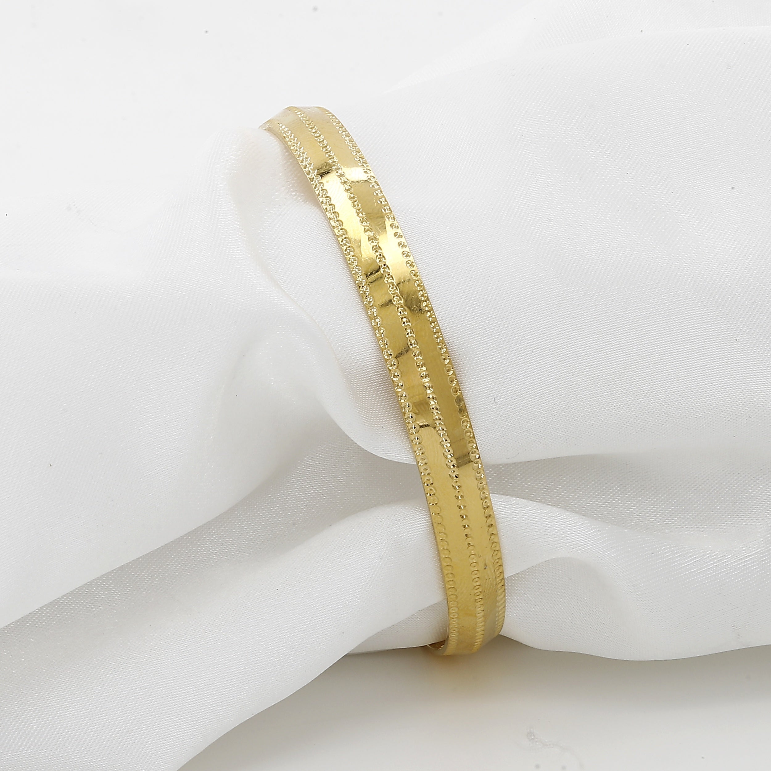 Gold Polished Dot-line Design Starling Panjabi (8mm) Kada(24gm)