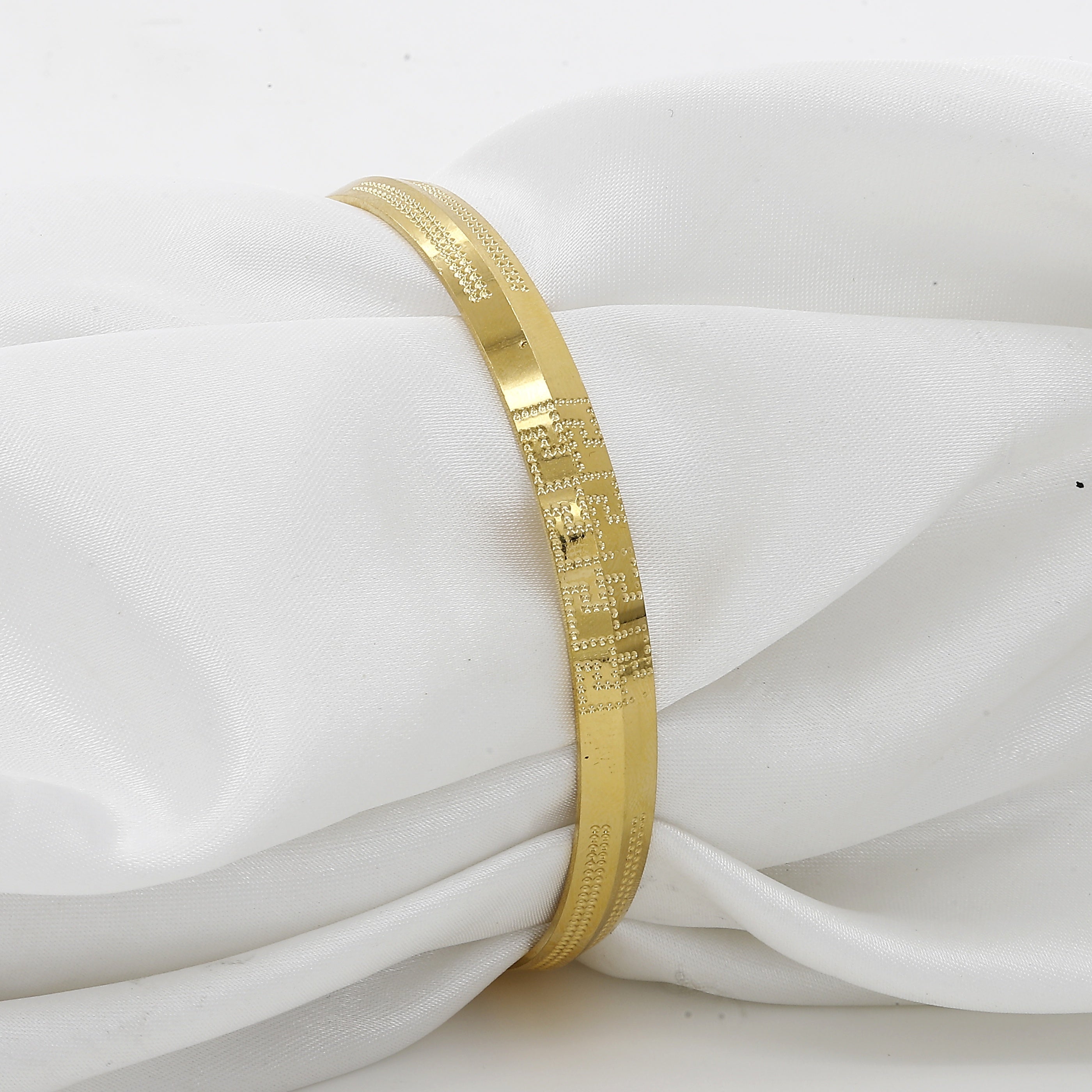 Gold Polished Geometric Design Starling Panjabi (8mm) Kada(24gm)