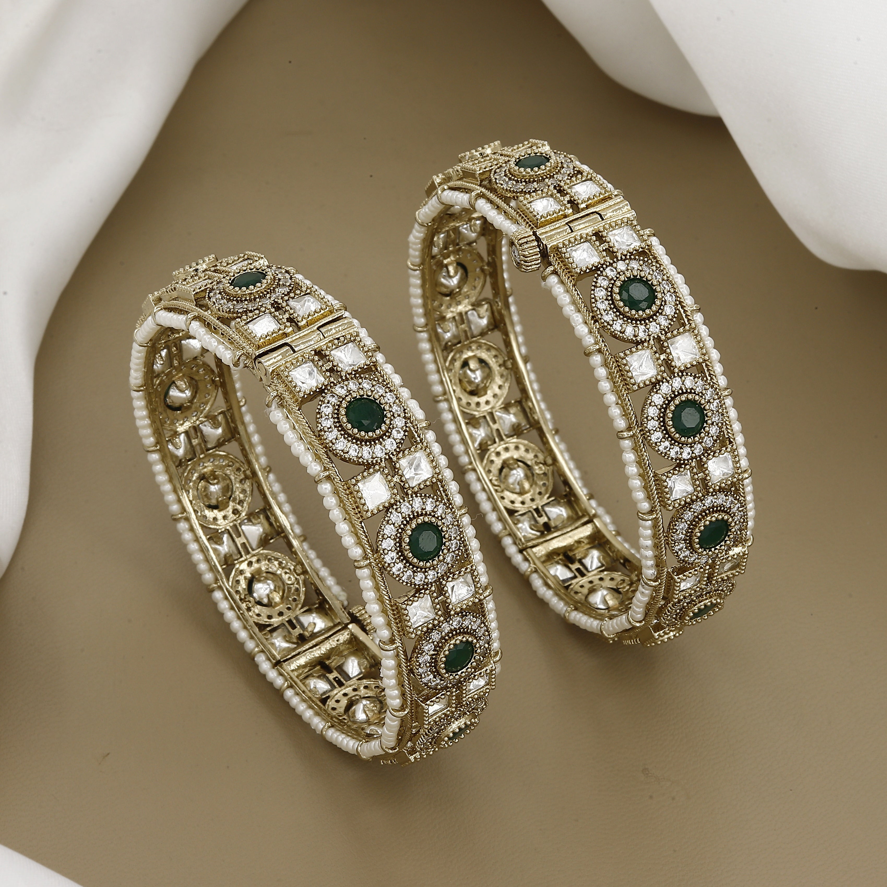 Intricately Carved Mehndi Polish Patla Set