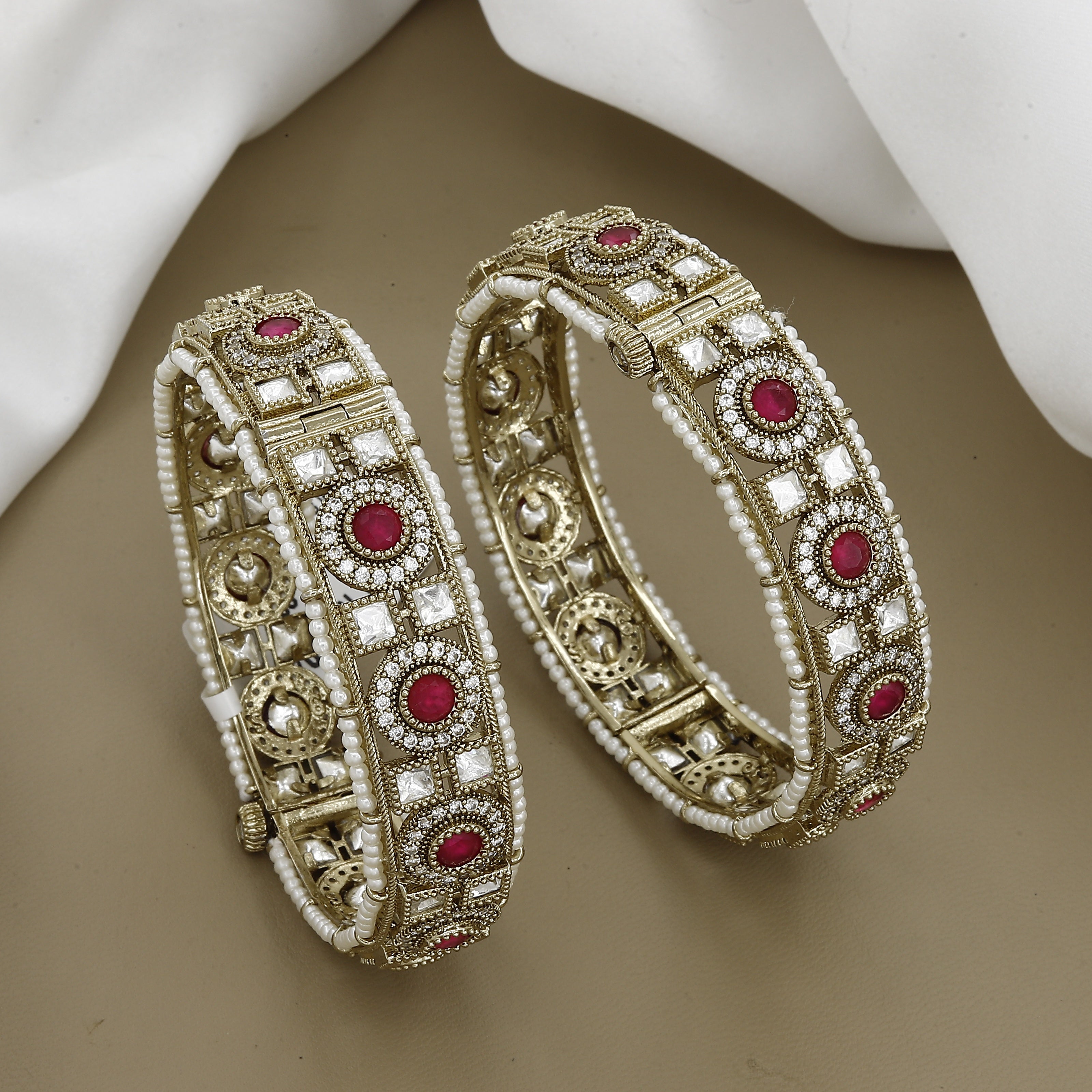 Intricately Carved Mehndi Polish Patla Set