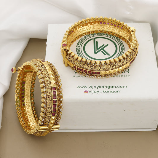 Regal Ruby Antique Patla Set