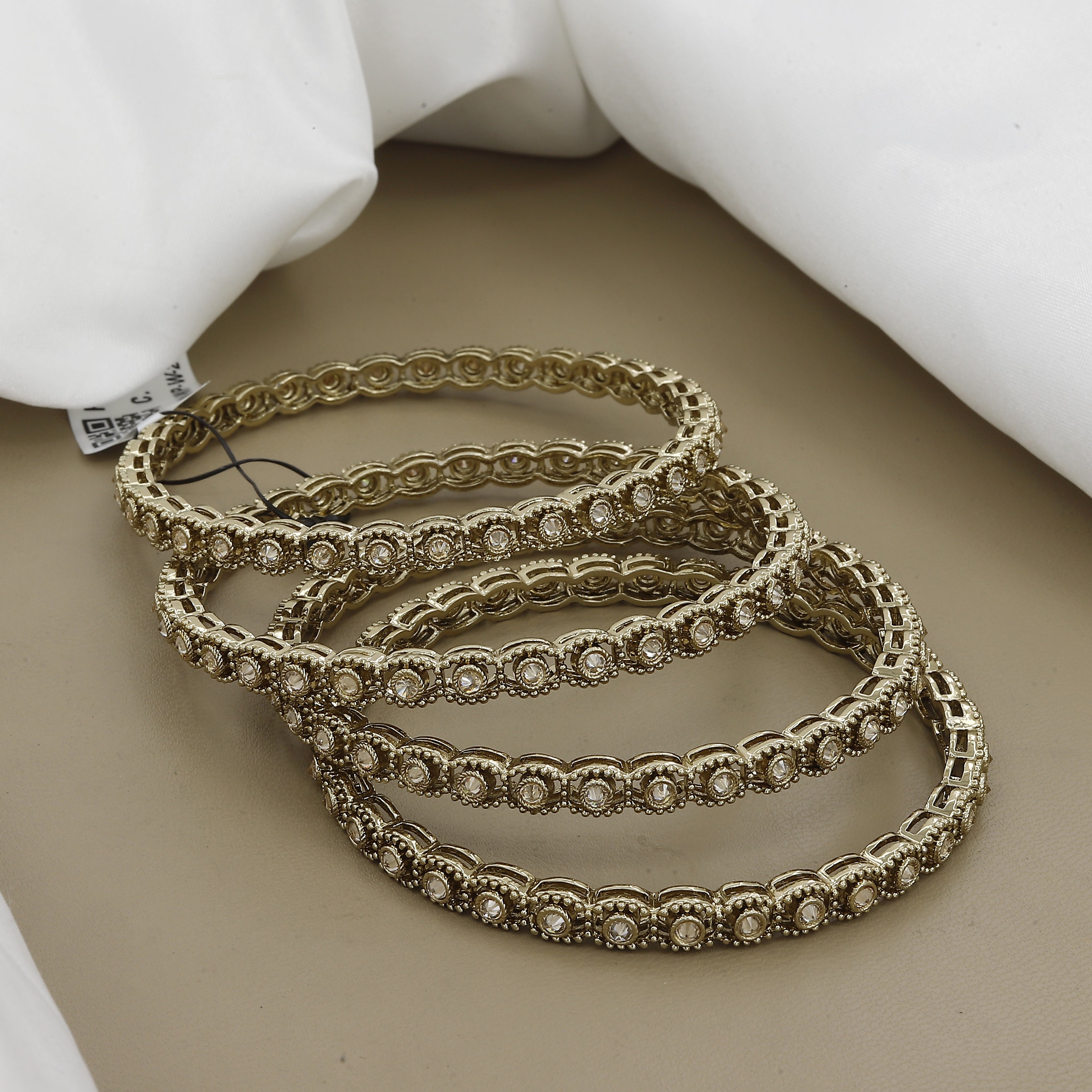 Mahendi Polish Solitaire American Diamond Set of 4 Bangles