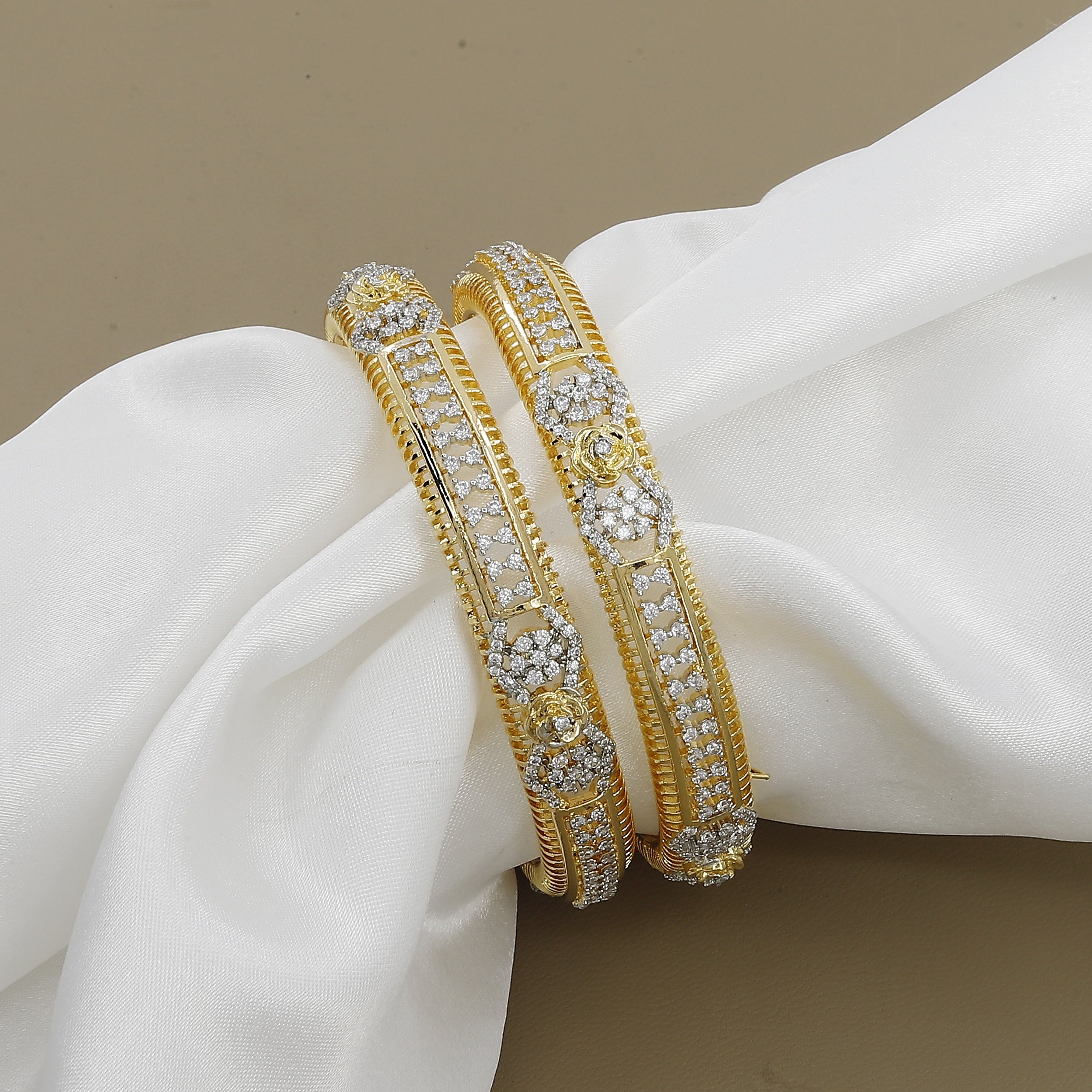 High-Quality Elegant Style Diamond Bangles Set