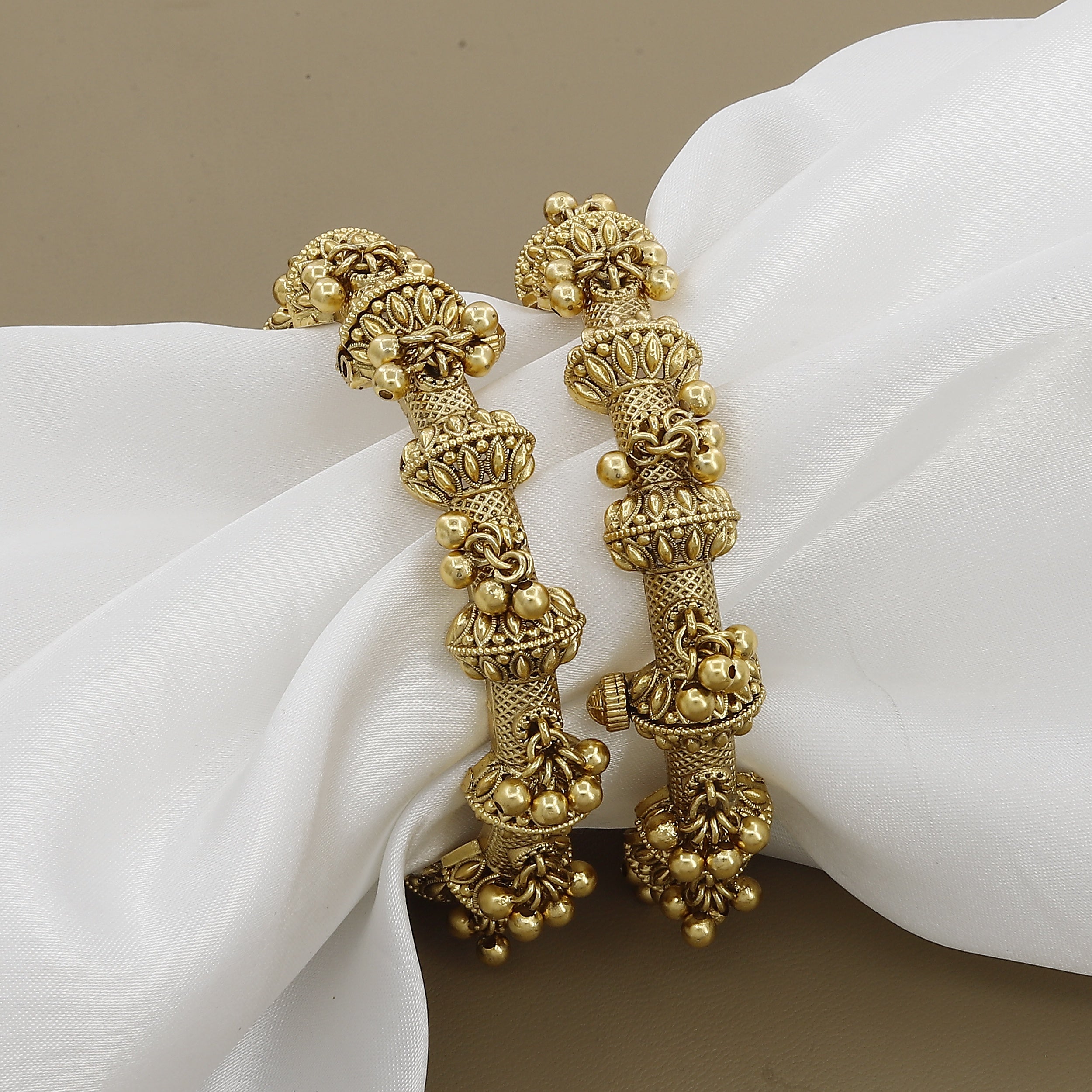 Antique Wedding Patla Set with Intricate Design