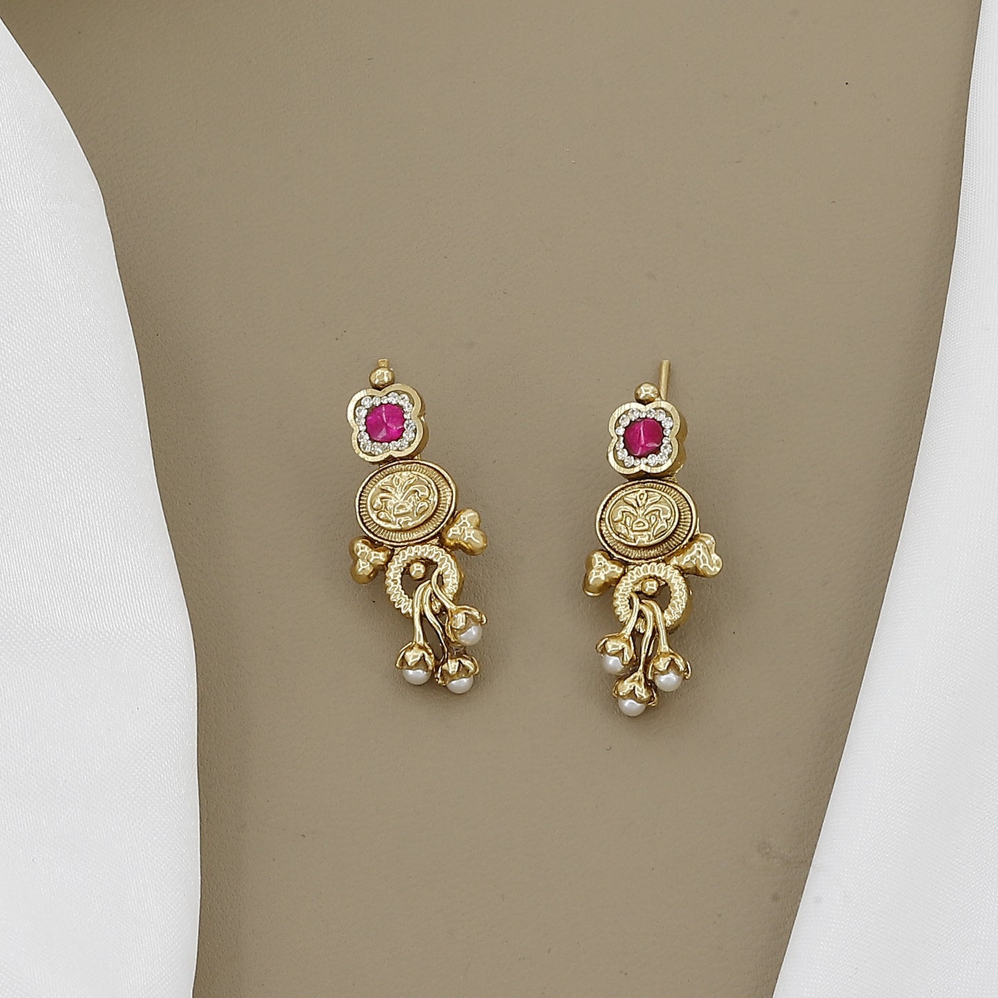 Antique Gold Tone Necklace Set with Ruby and Emerald Stones