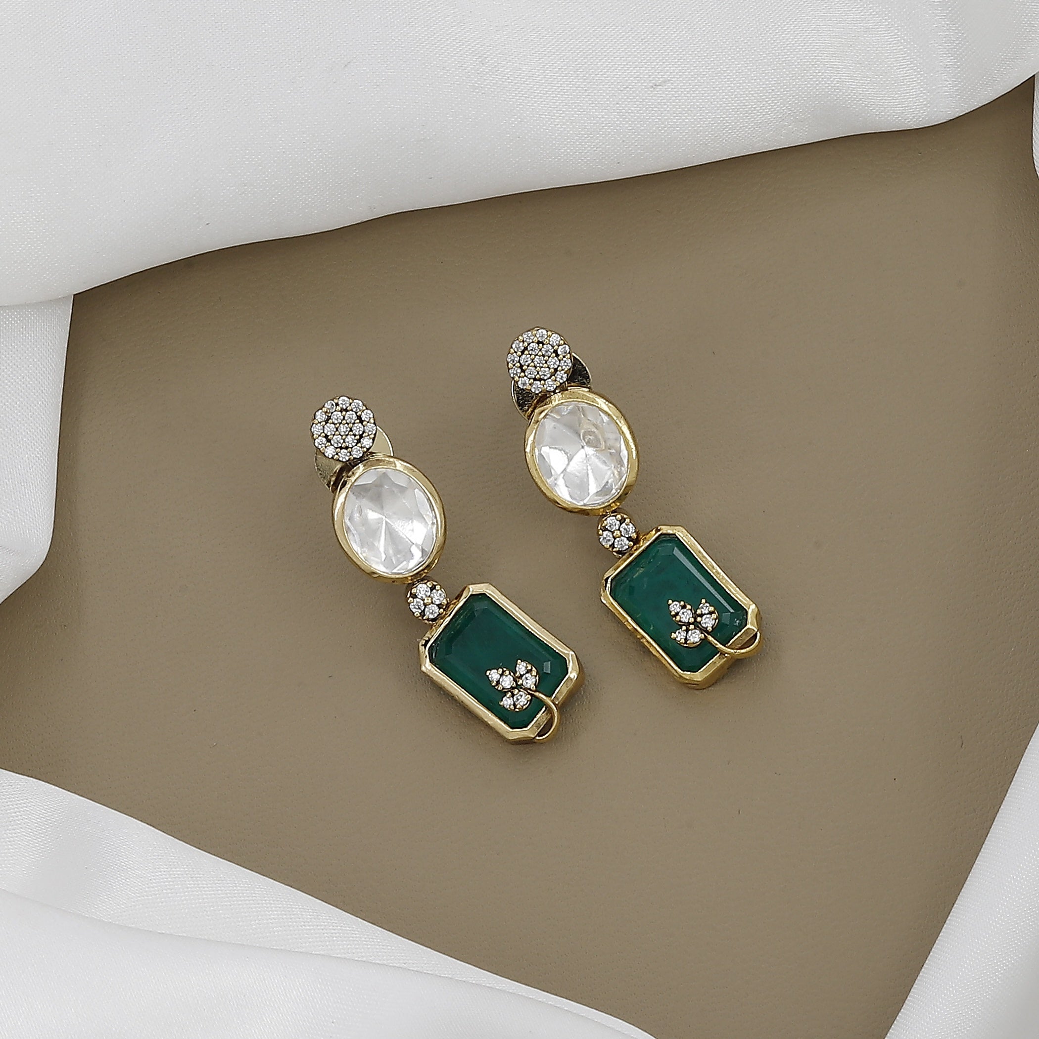 Emerald Green & White Kundan Necklace Set