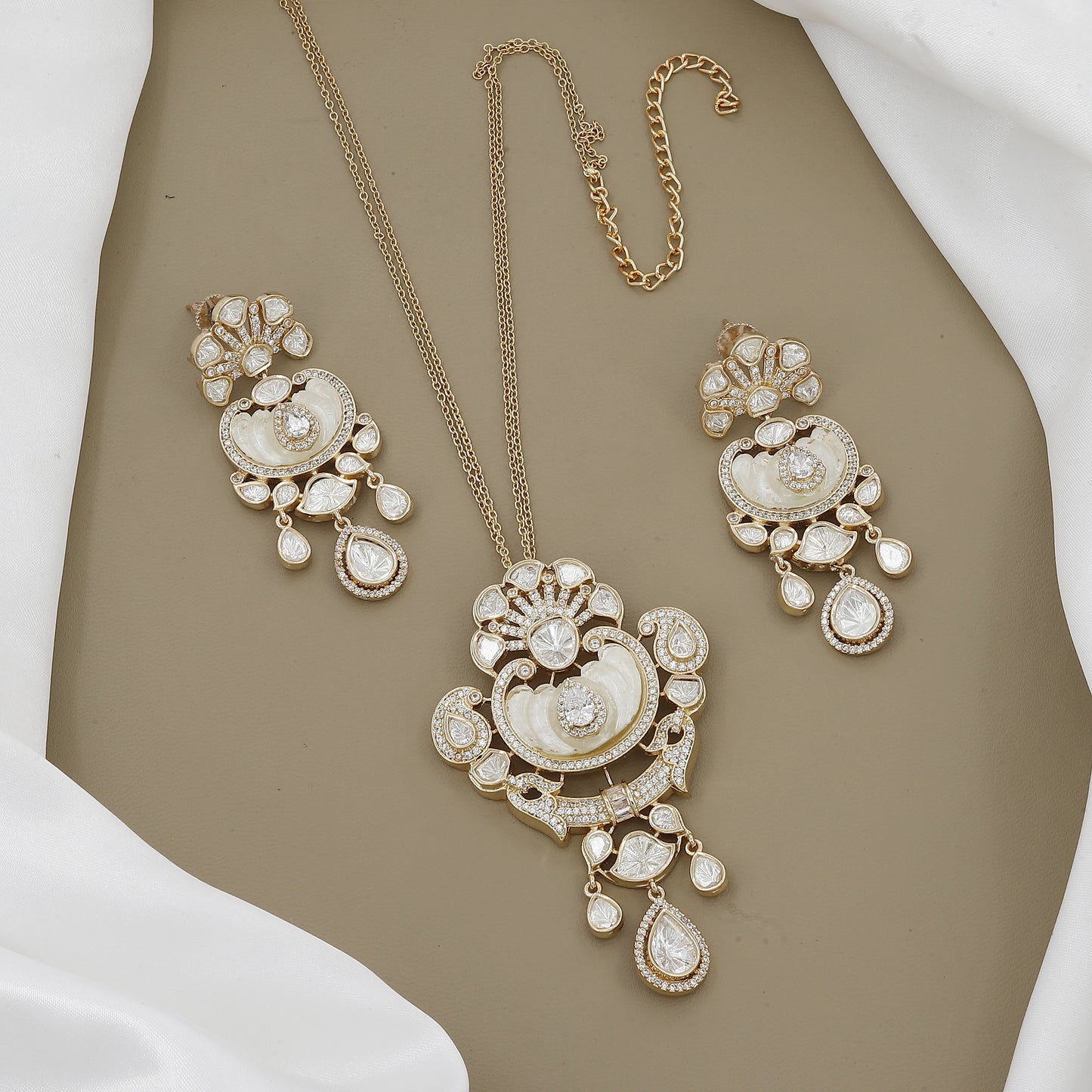 Polki & Stone Necklace And Earrings With Colors