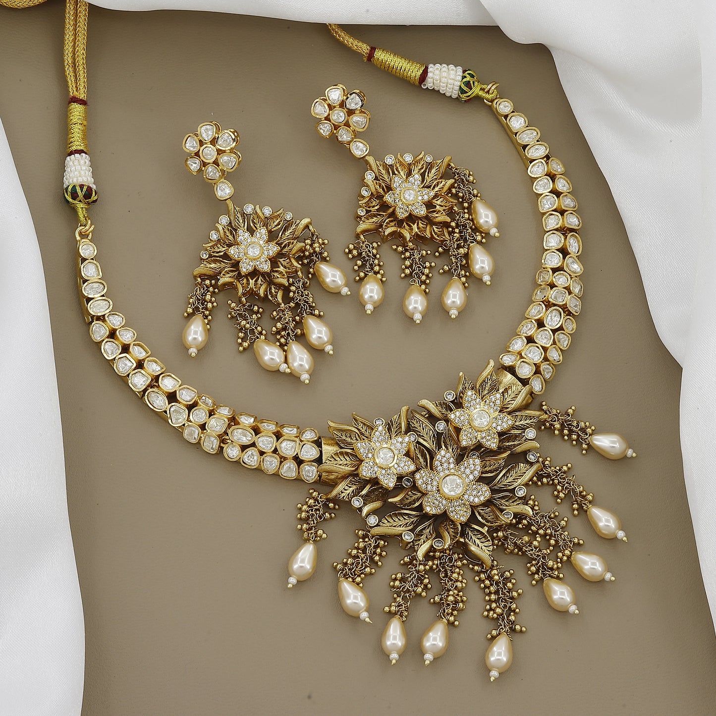 Jadau Kundan Necklace with Green Stone
