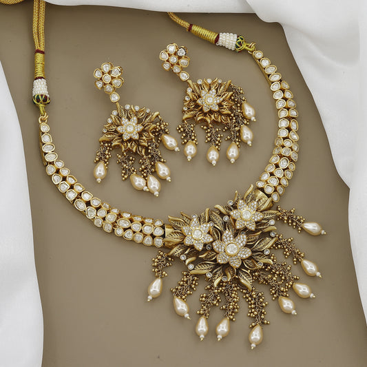 Jadau Kundan Necklace with Green Stone