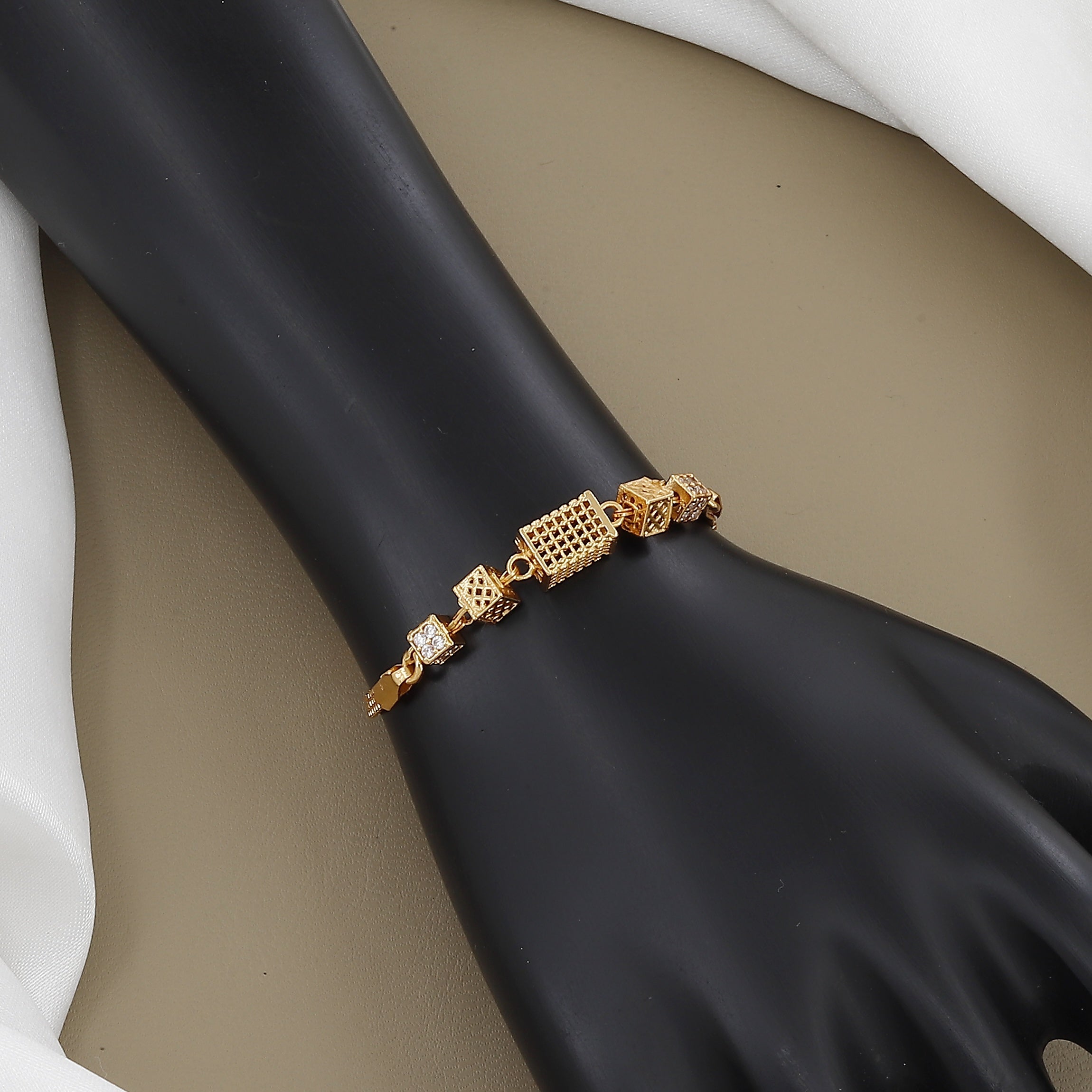 Golden Lattice Cube Western Bracelet