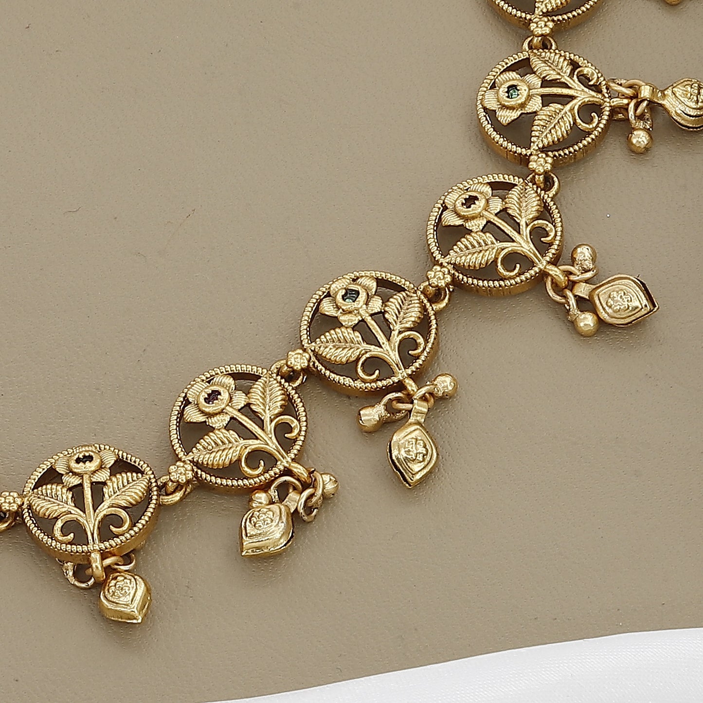 Antique Gold Toned Necklace & Jhumka Earrings Set