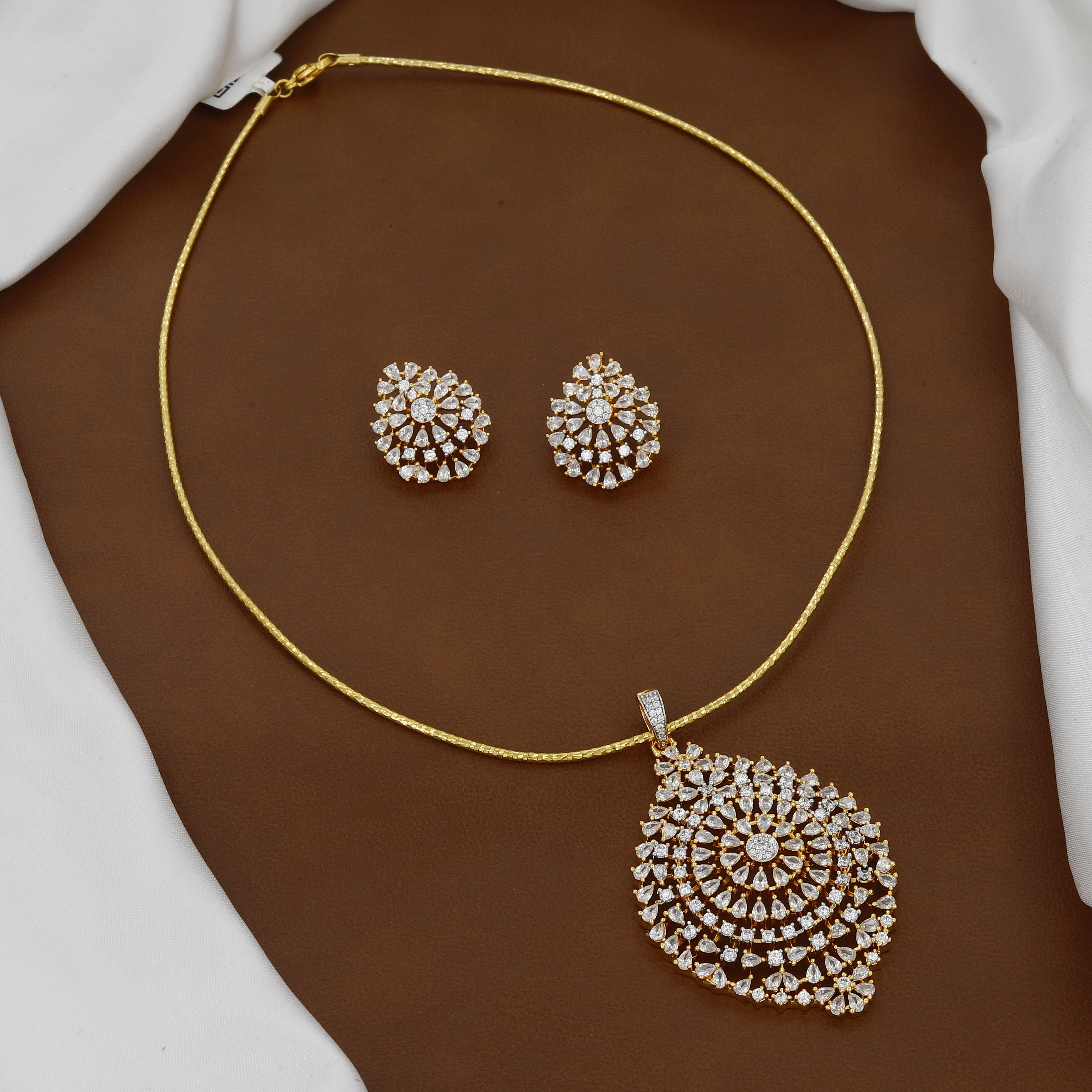 Grand Paisley/Teardrop CZ Diamond Pendant Set