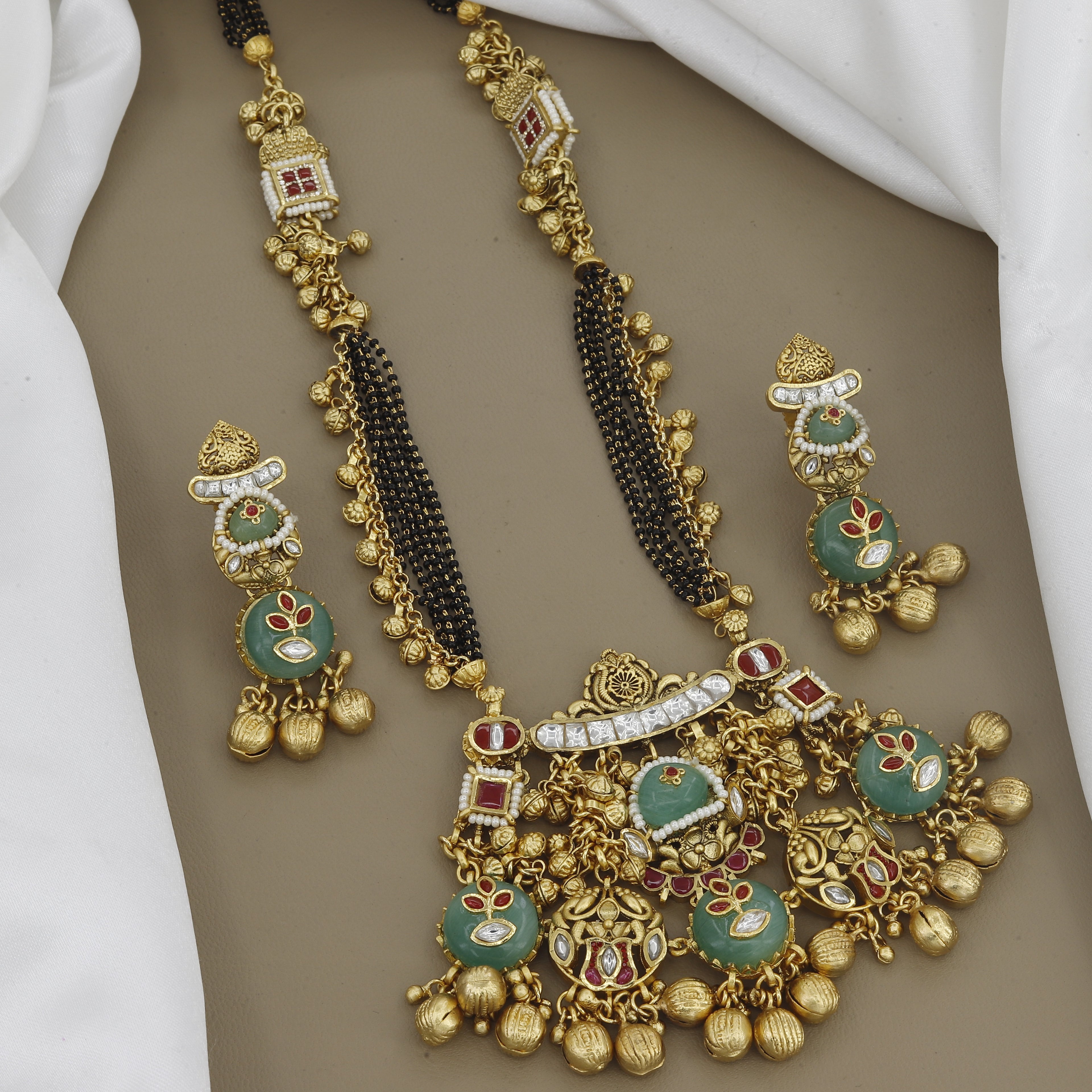 Antique Mangalsutra Set with Green Kundan Stones and Earrings