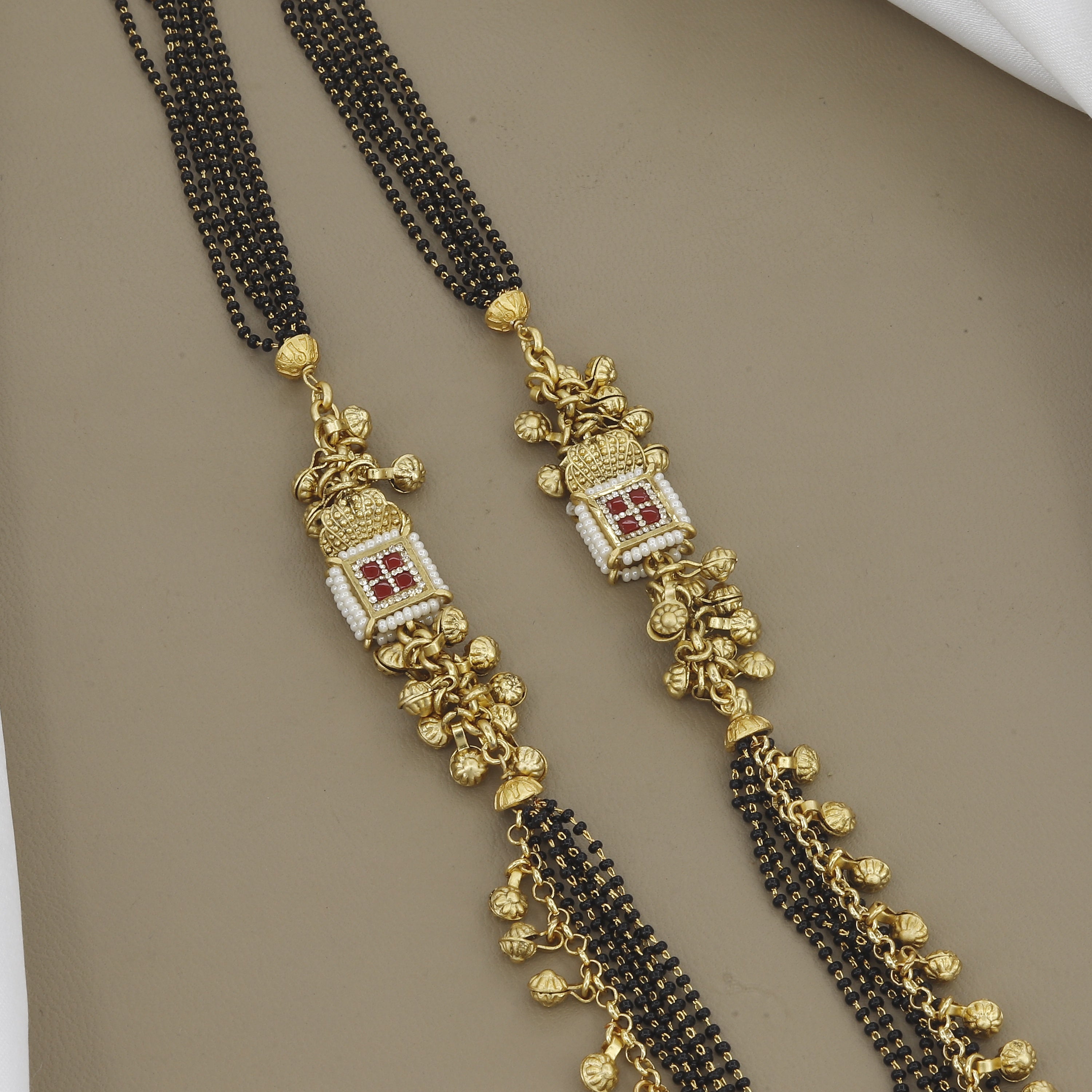 Antique Mangalsutra Set with Green Kundan Stones and Earrings