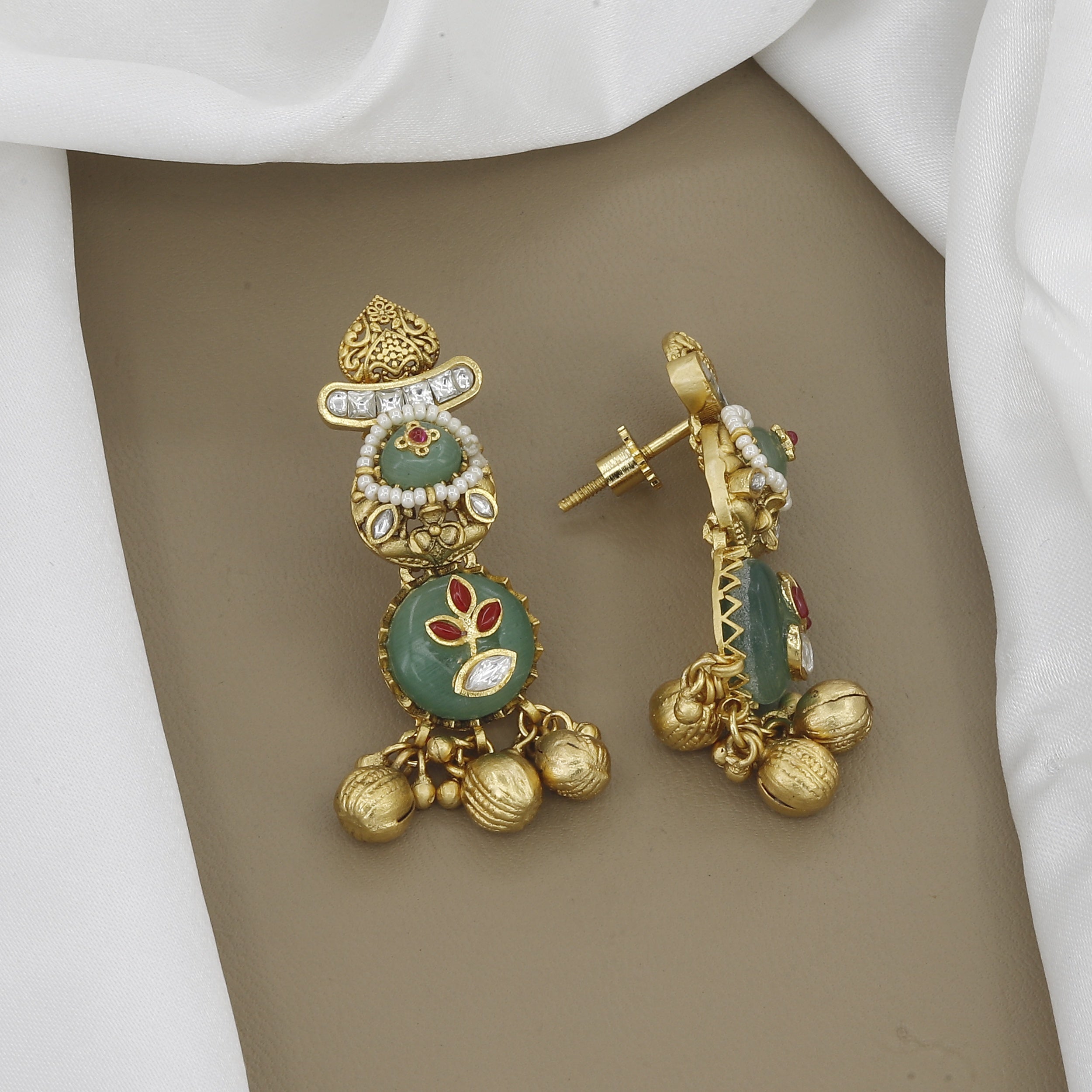 Antique Mangalsutra Set with Green Kundan Stones and Earrings