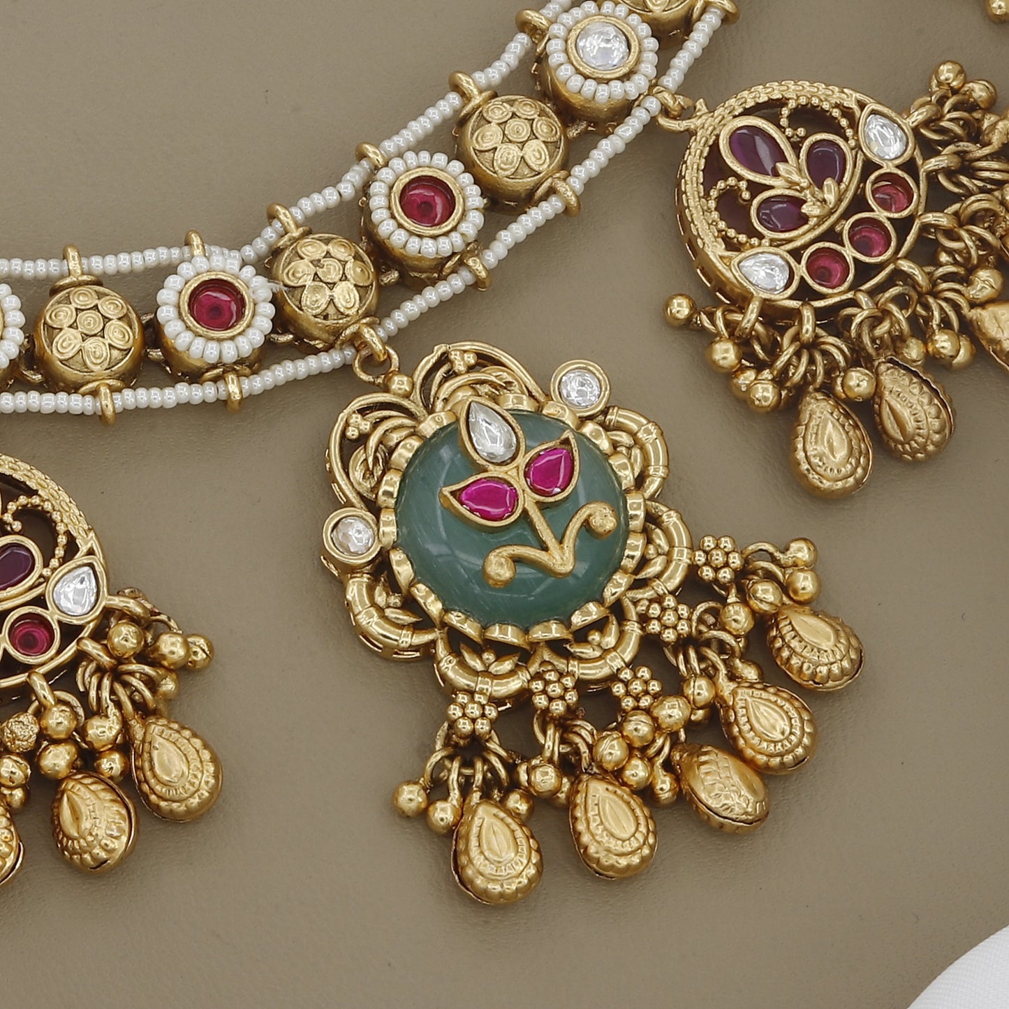 Exquisite Antique Gold Plated Necklace Set with Kundan & Ruby