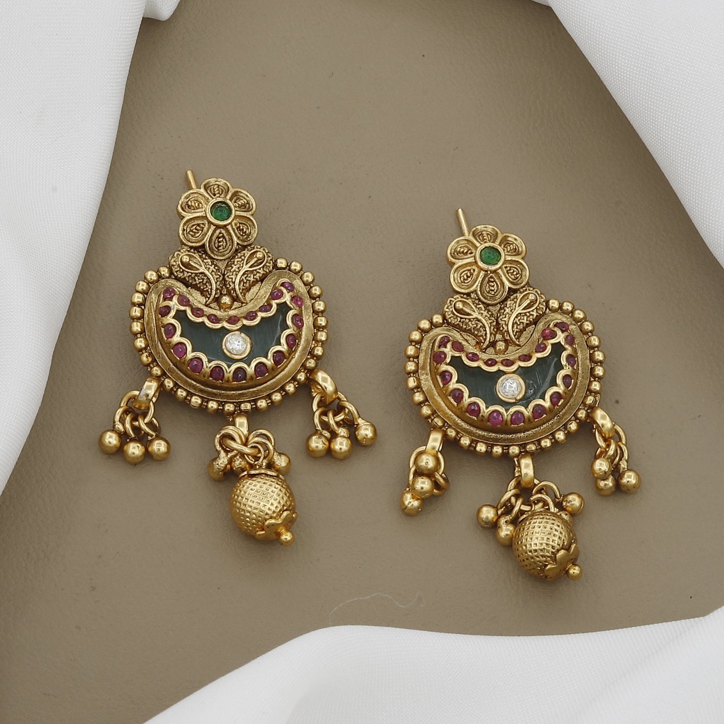 Antique-Style Wedding & Festive Necklace Set