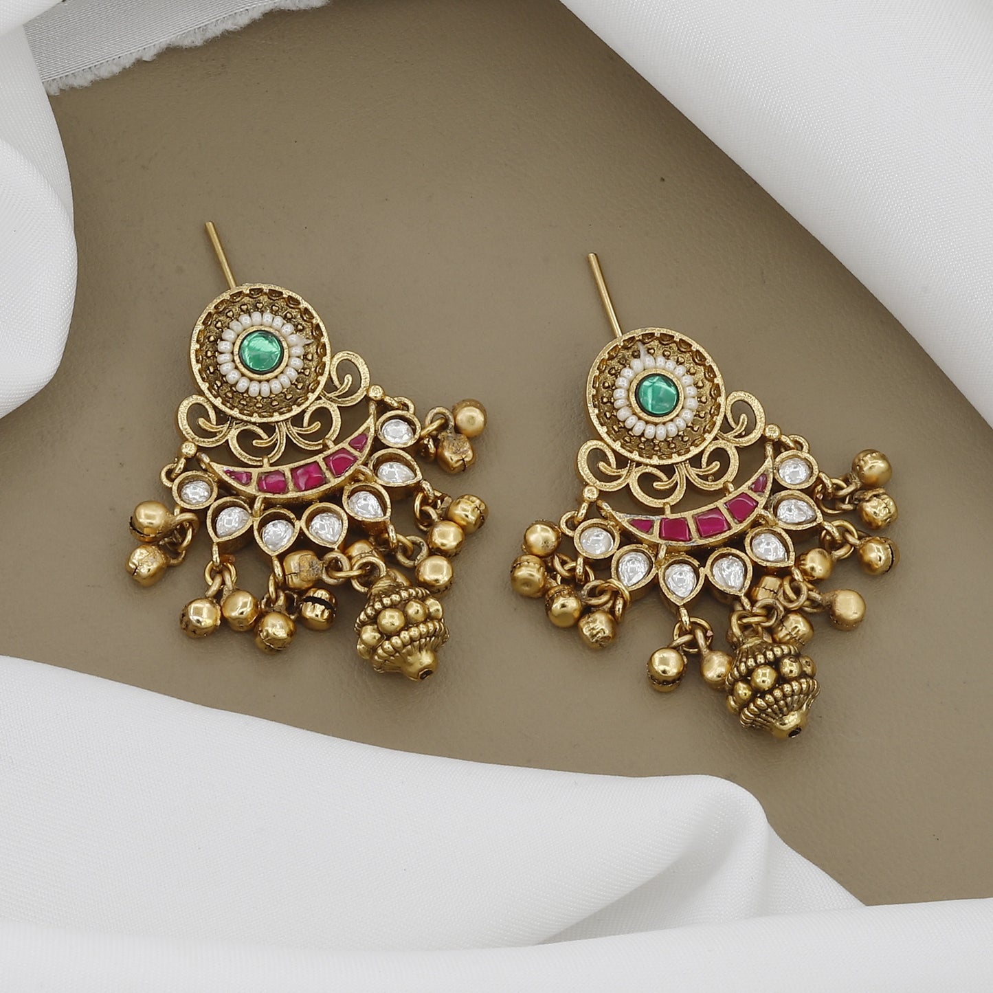 Matte Finish Antique Kundan Necklace With Earrings