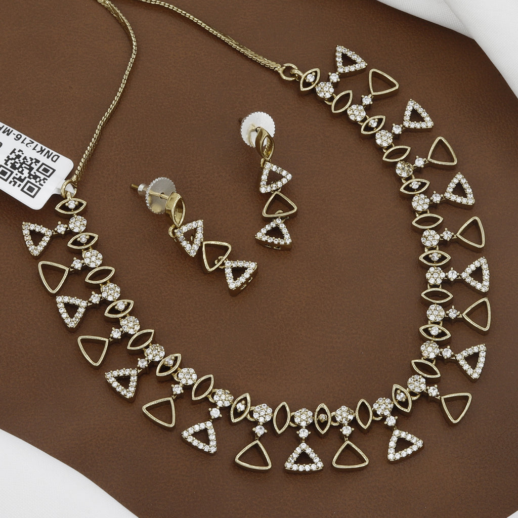 Mehndi Polished Elegant Pear Drop CZ V-Necklace & Dangler Earrings