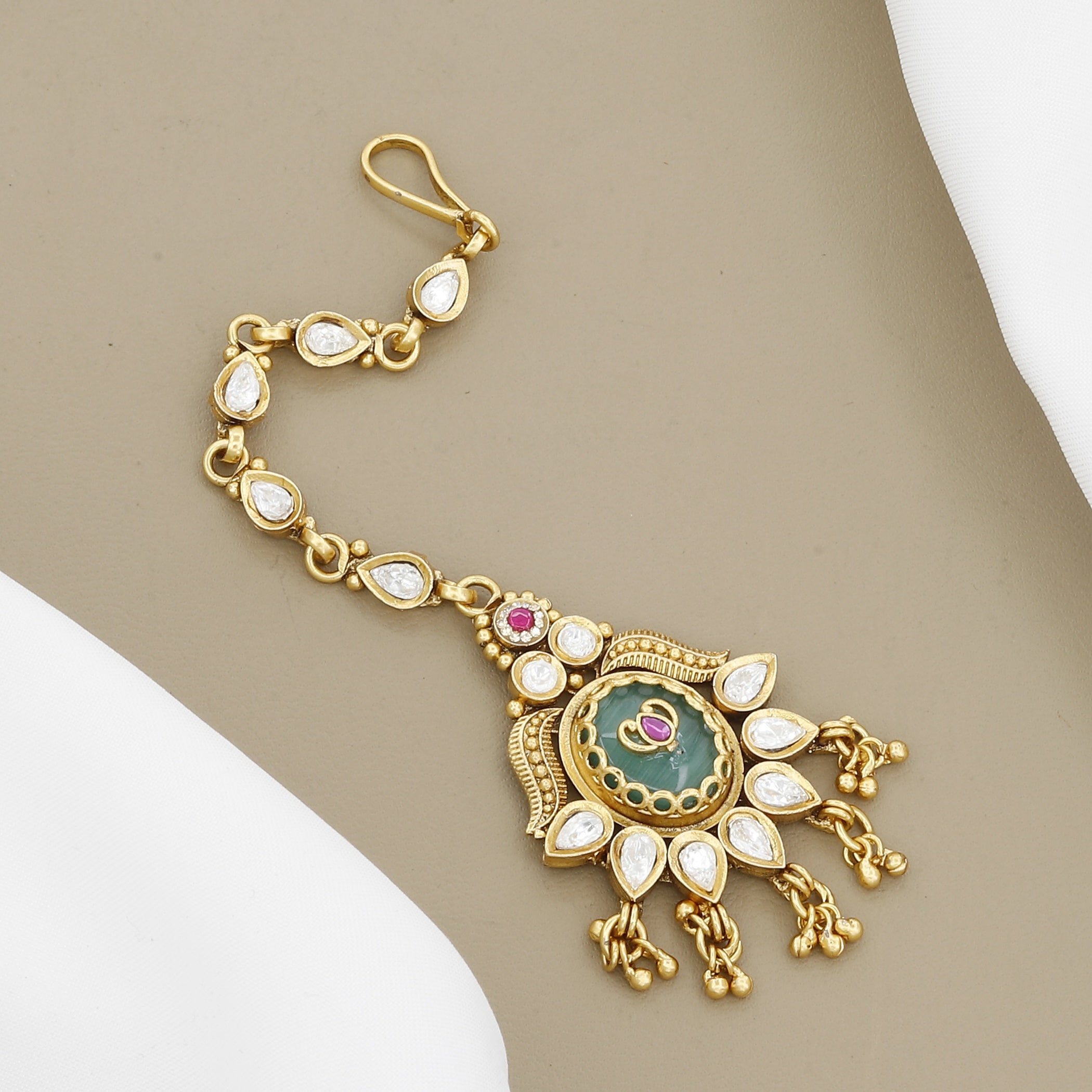 Kundan Maang Tikka with Central Round Green Stone