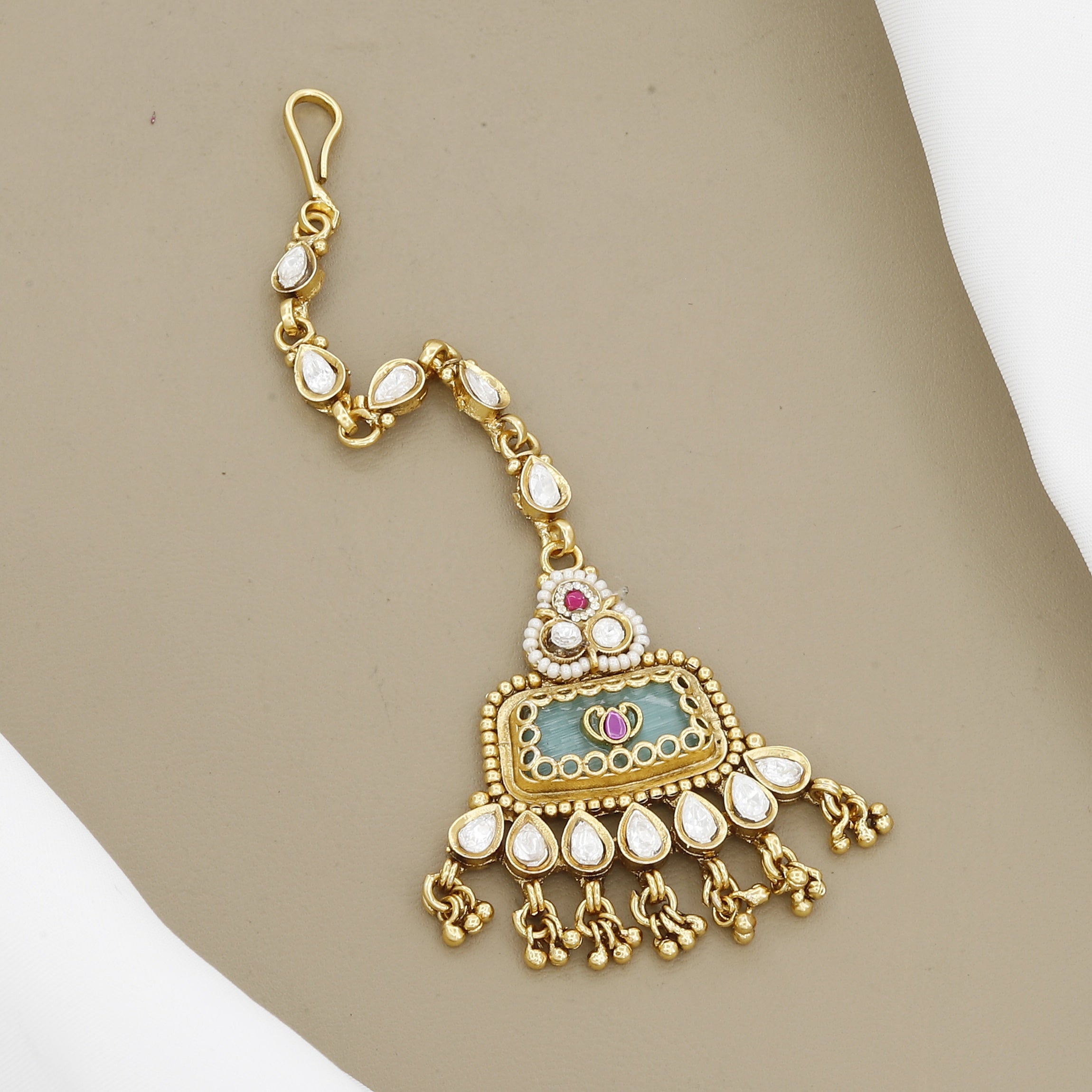 Kundan & Green Enamel Rectangular Maang Tikka